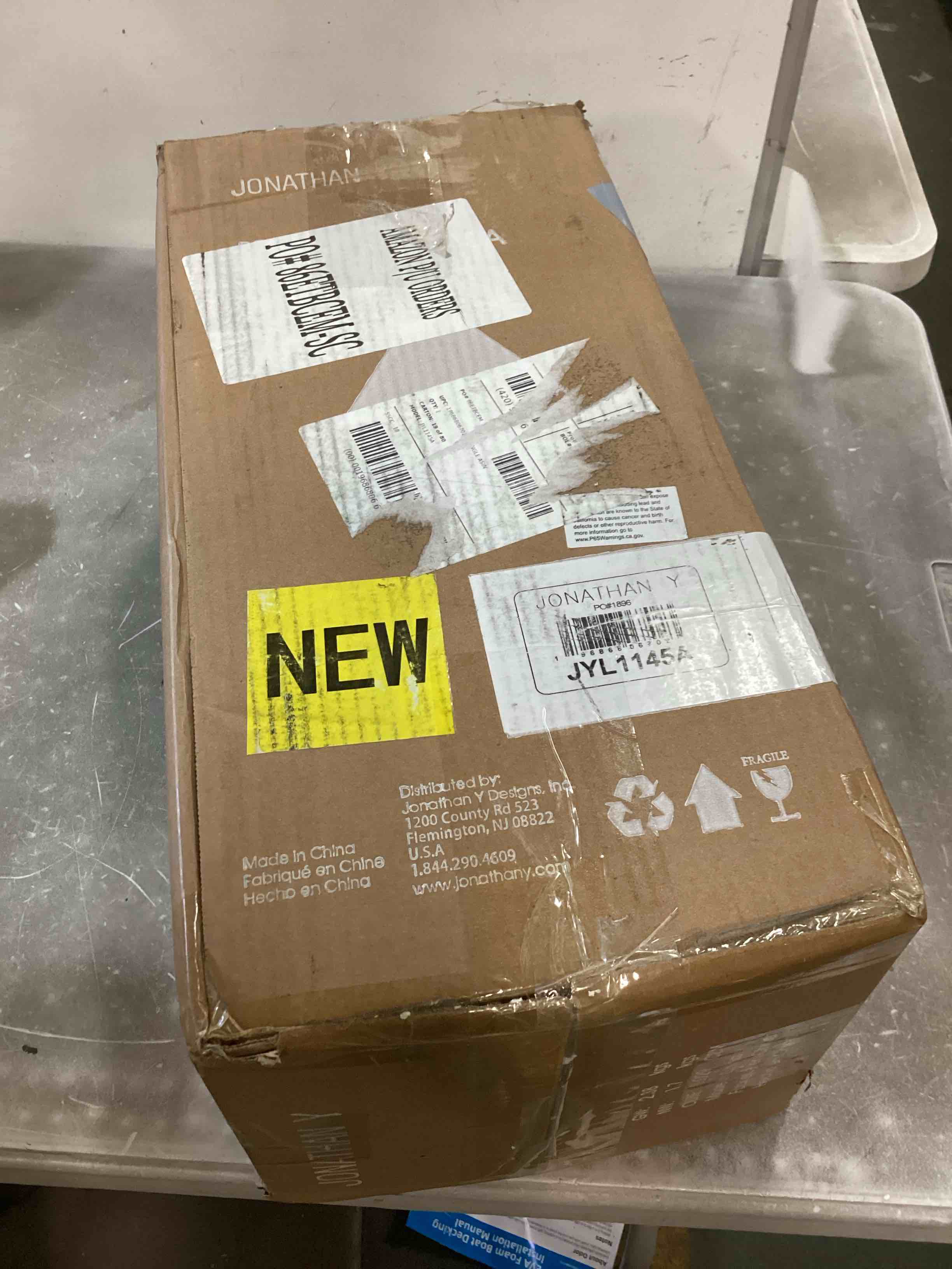 https://s3.amazonaws.com/lotting-images-prod/bidfta/TEA3220501_1749669960952.jpeg