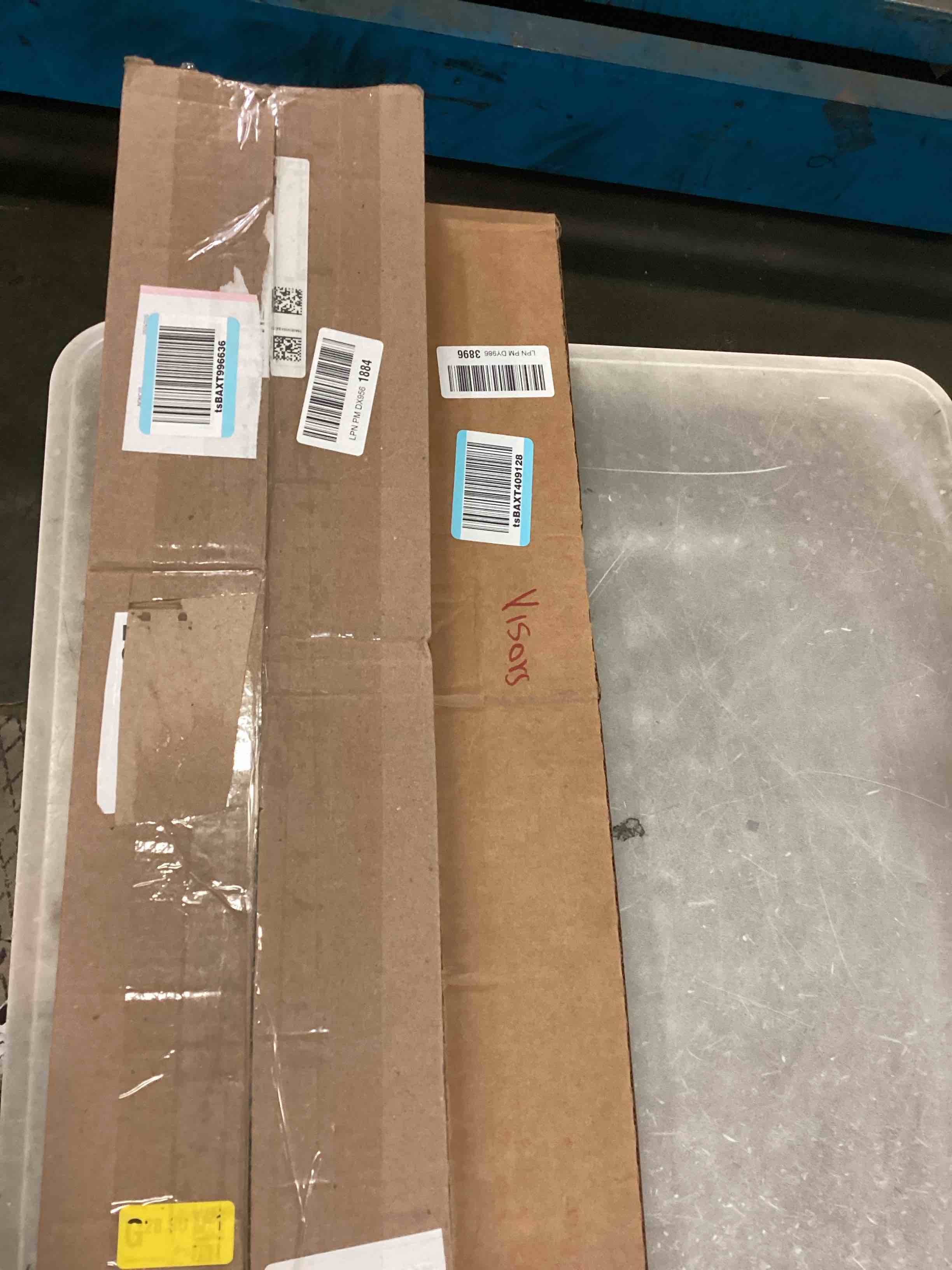 https://s3.amazonaws.com/lotting-images-prod/bidfta/TEA3221030_1750105196637.jpeg