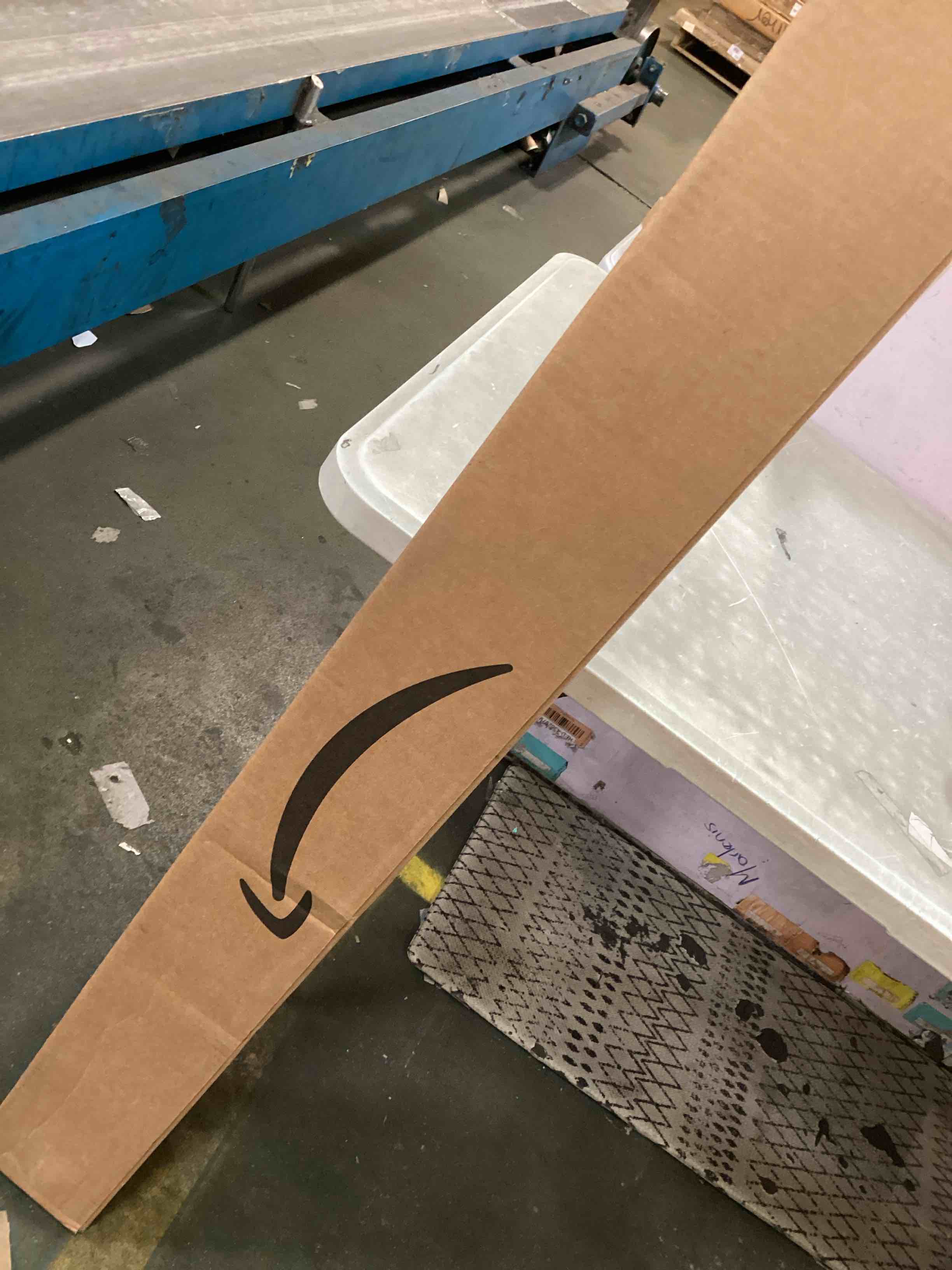 https://s3.amazonaws.com/lotting-images-prod/bidfta/TEA3221653_1750441972255.jpeg