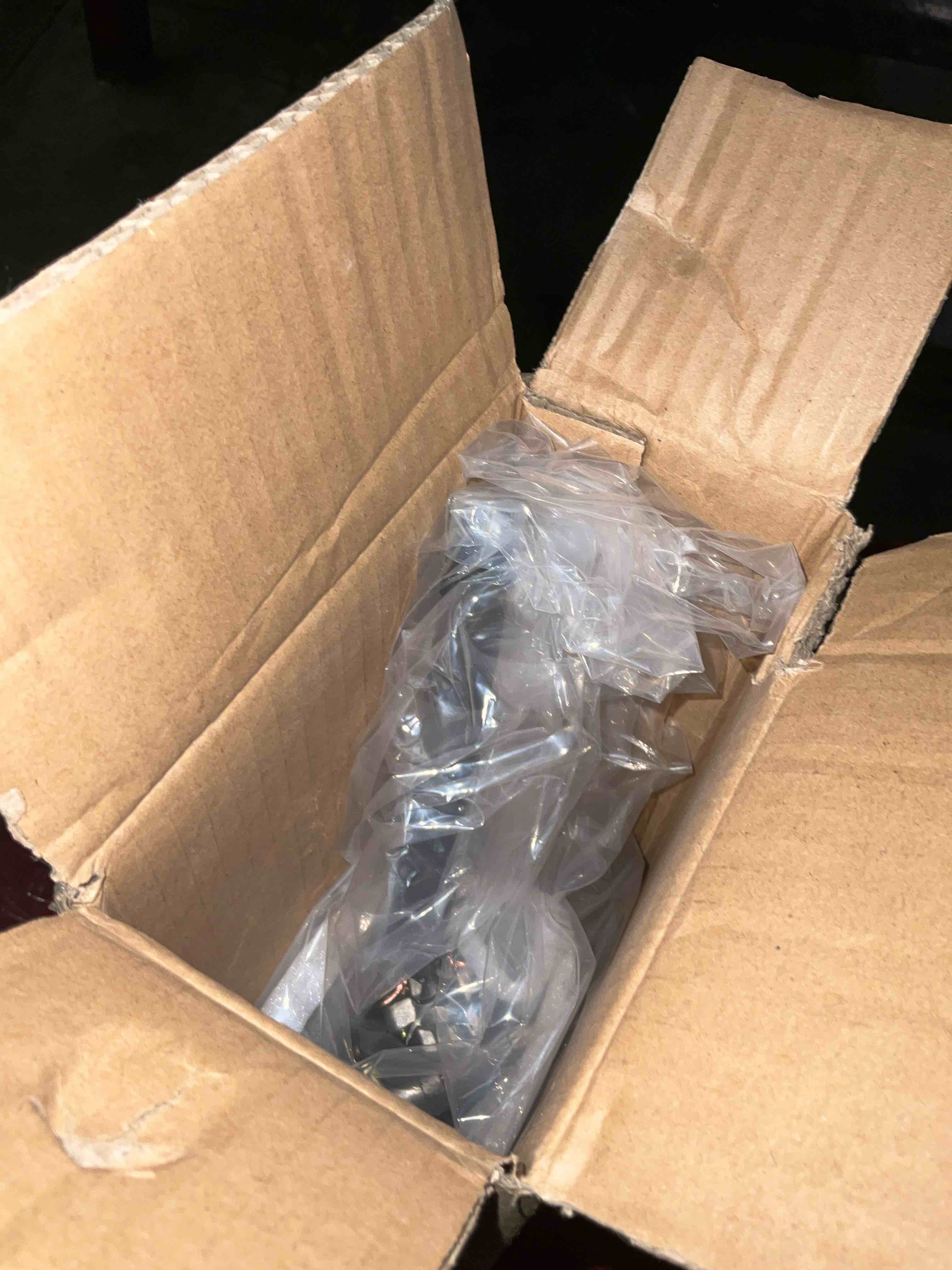 https://s3.amazonaws.com/lotting-images-prod/bidfta/TEA3223457_1755466308223.jpeg