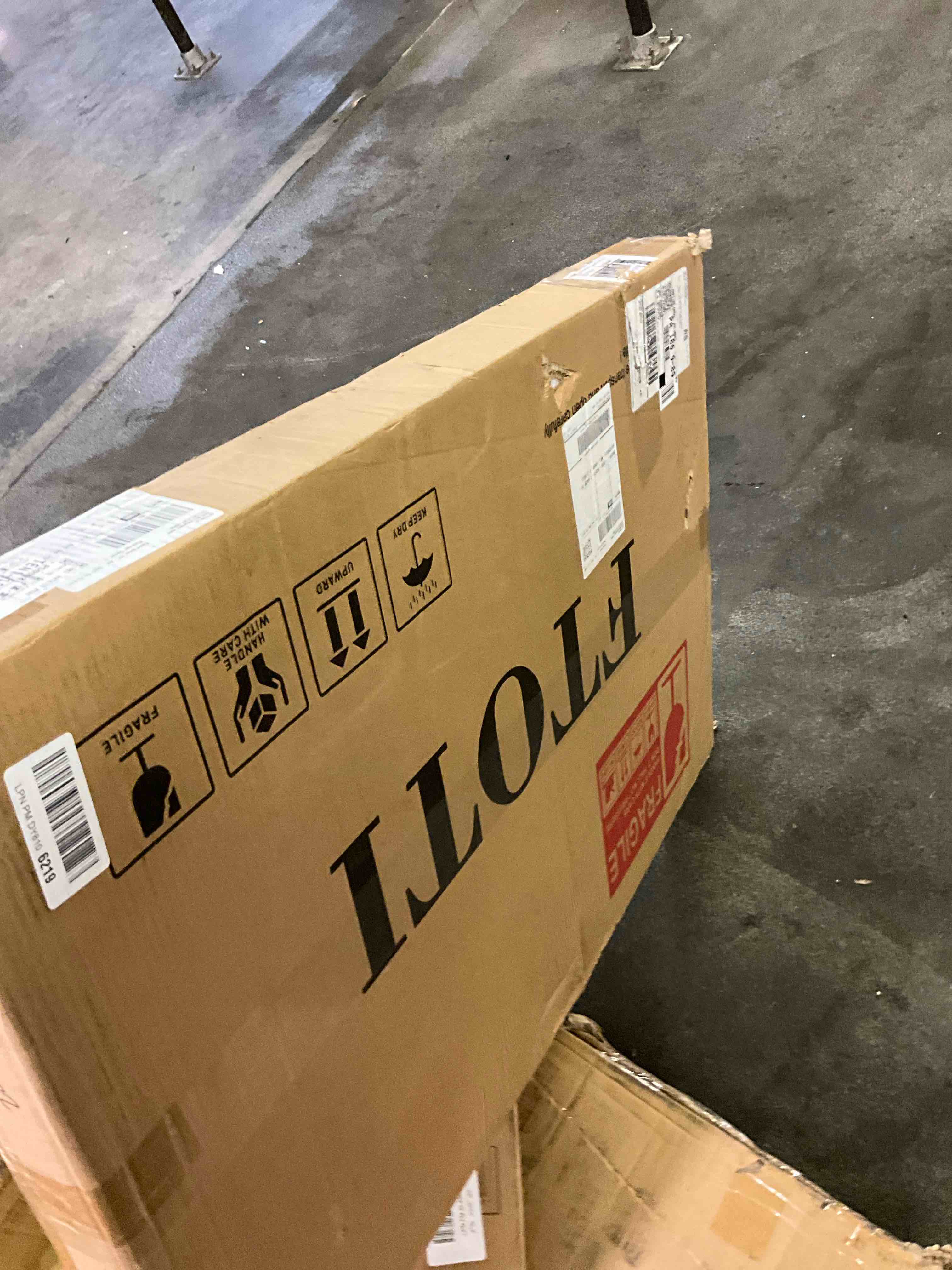 https://s3.amazonaws.com/lotting-images-prod/bidfta/TEA3223538_1755470960157.jpeg