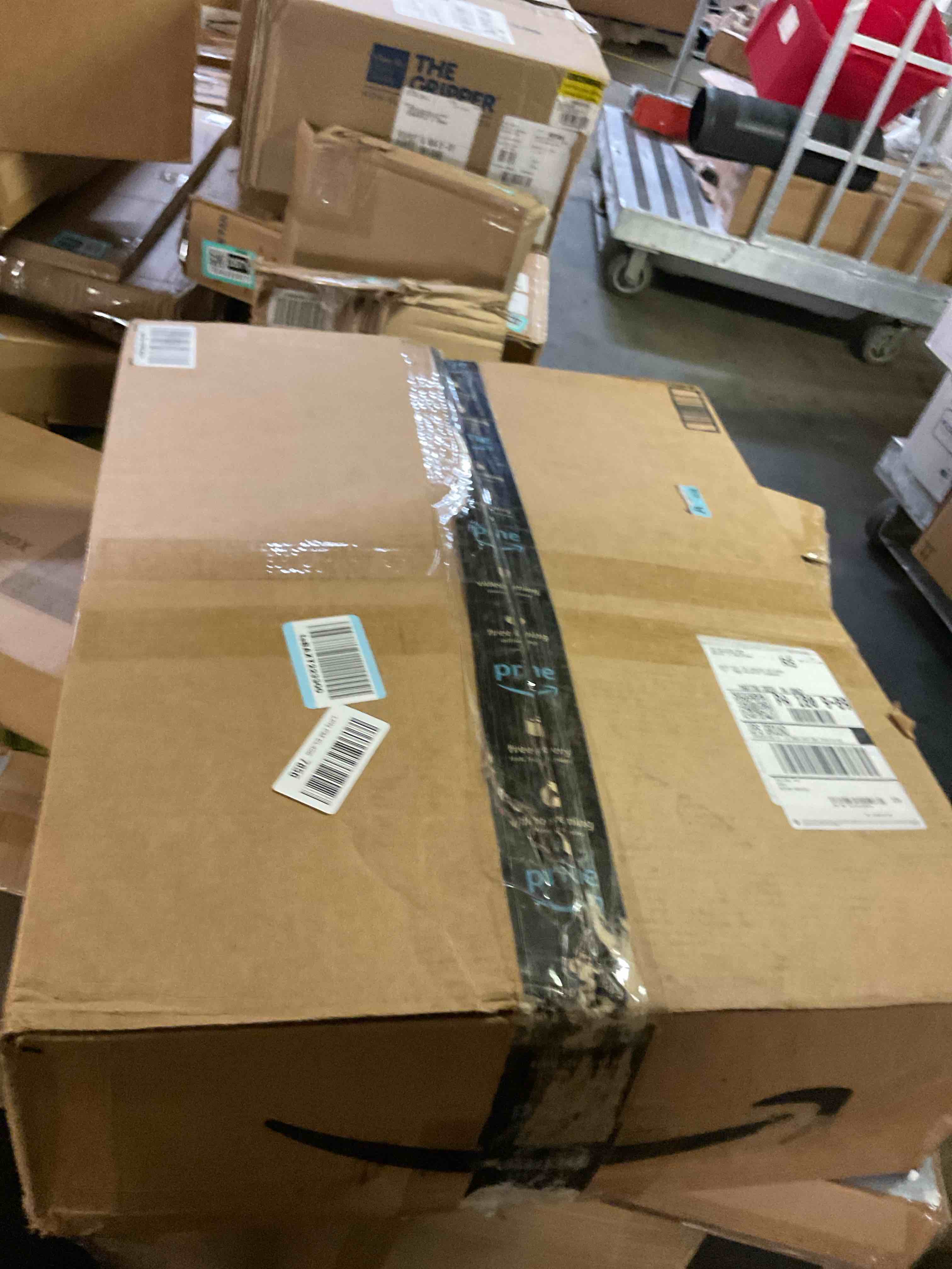 https://s3.amazonaws.com/lotting-images-prod/bidfta/TEA3223600_1755732540662.jpeg