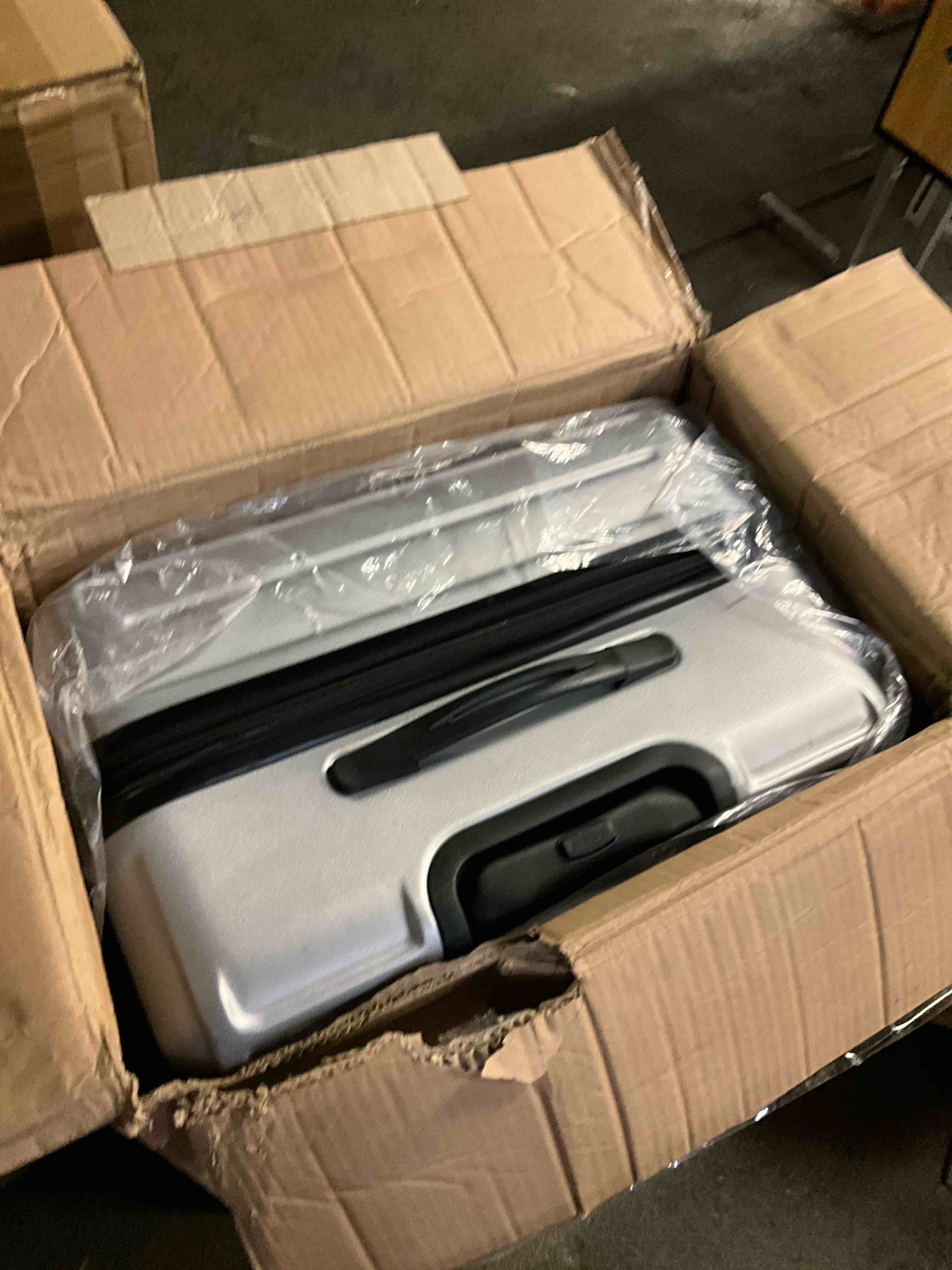 https://s3.amazonaws.com/lotting-images-prod/bidfta/TEA3223902_1756942059812.jpeg