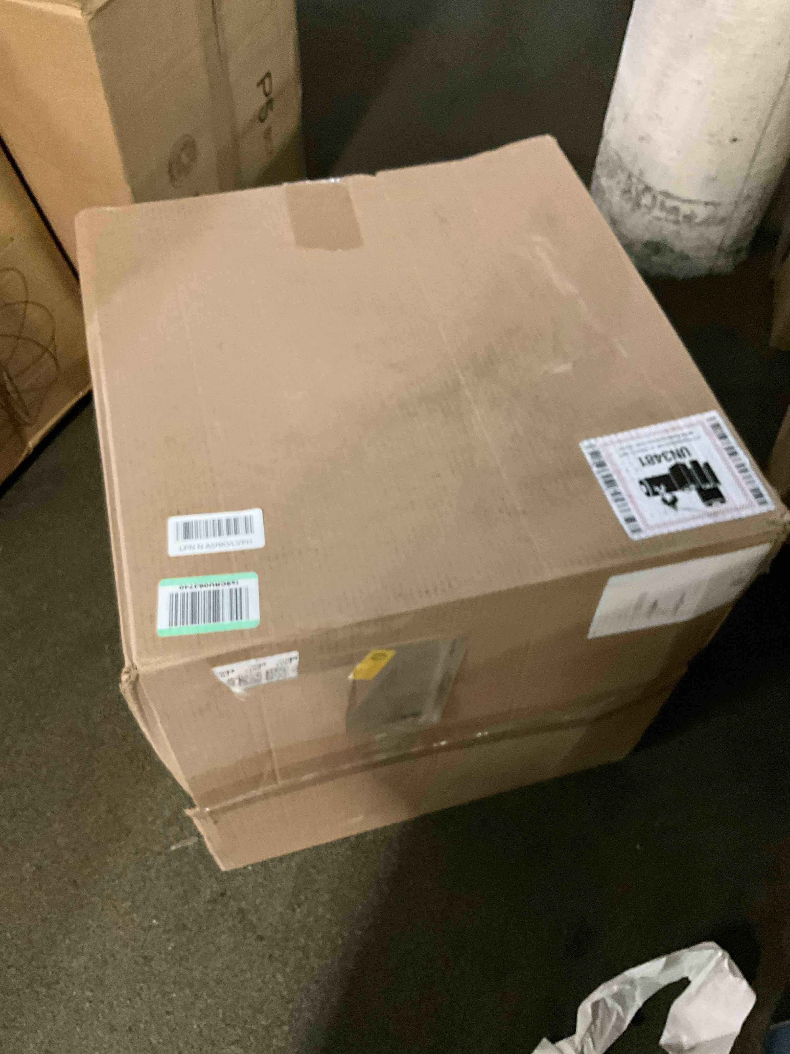 https://s3.amazonaws.com/lotting-images-prod/bidfta/TEA3223910_1756943043529.jpeg