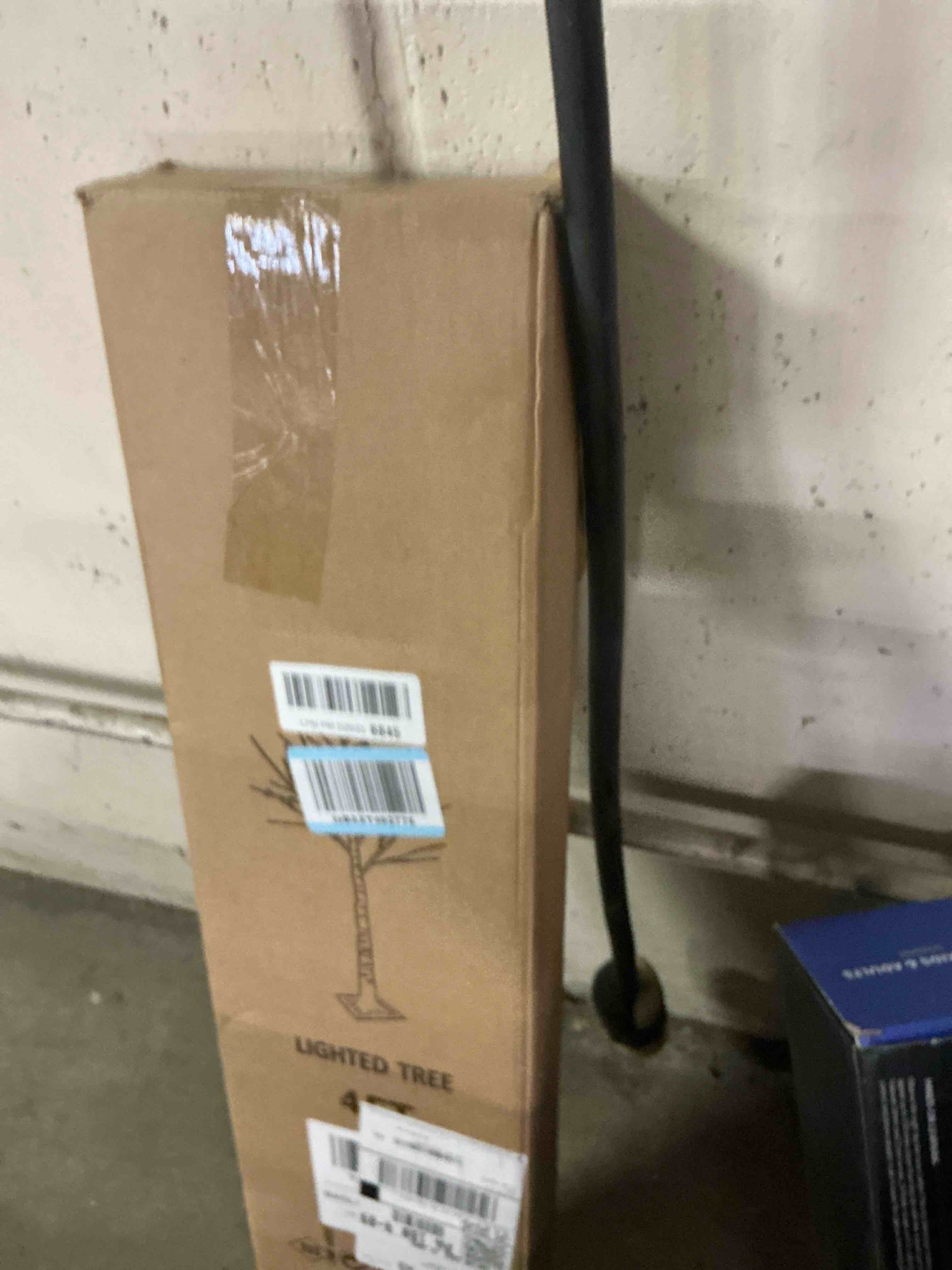 https://s3.amazonaws.com/lotting-images-prod/bidfta/TEA3224151_1759370281000.jpeg