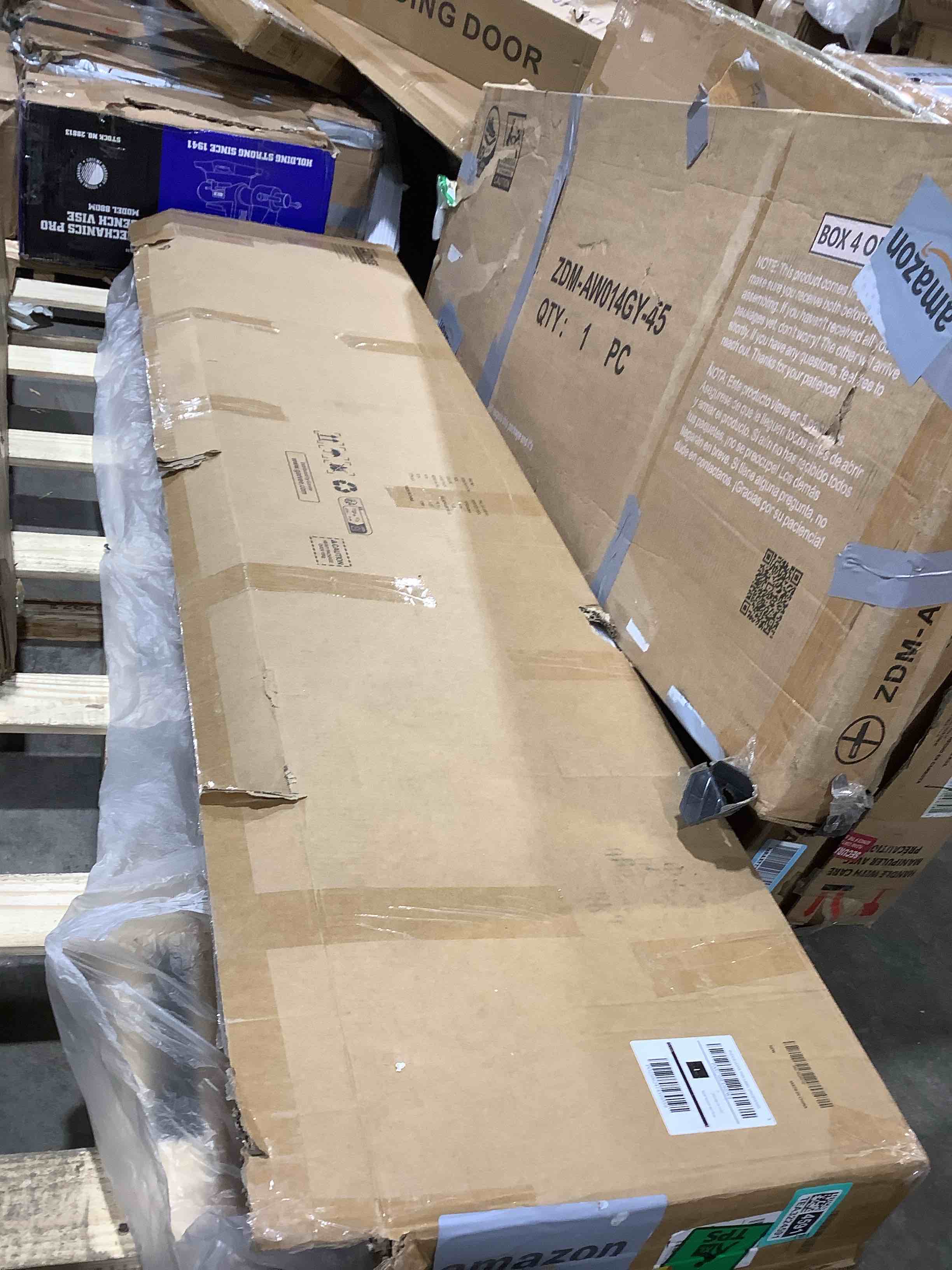 Condition photo showing Good Condition for Garvee aluminum heavy duty folding 75" x 50"