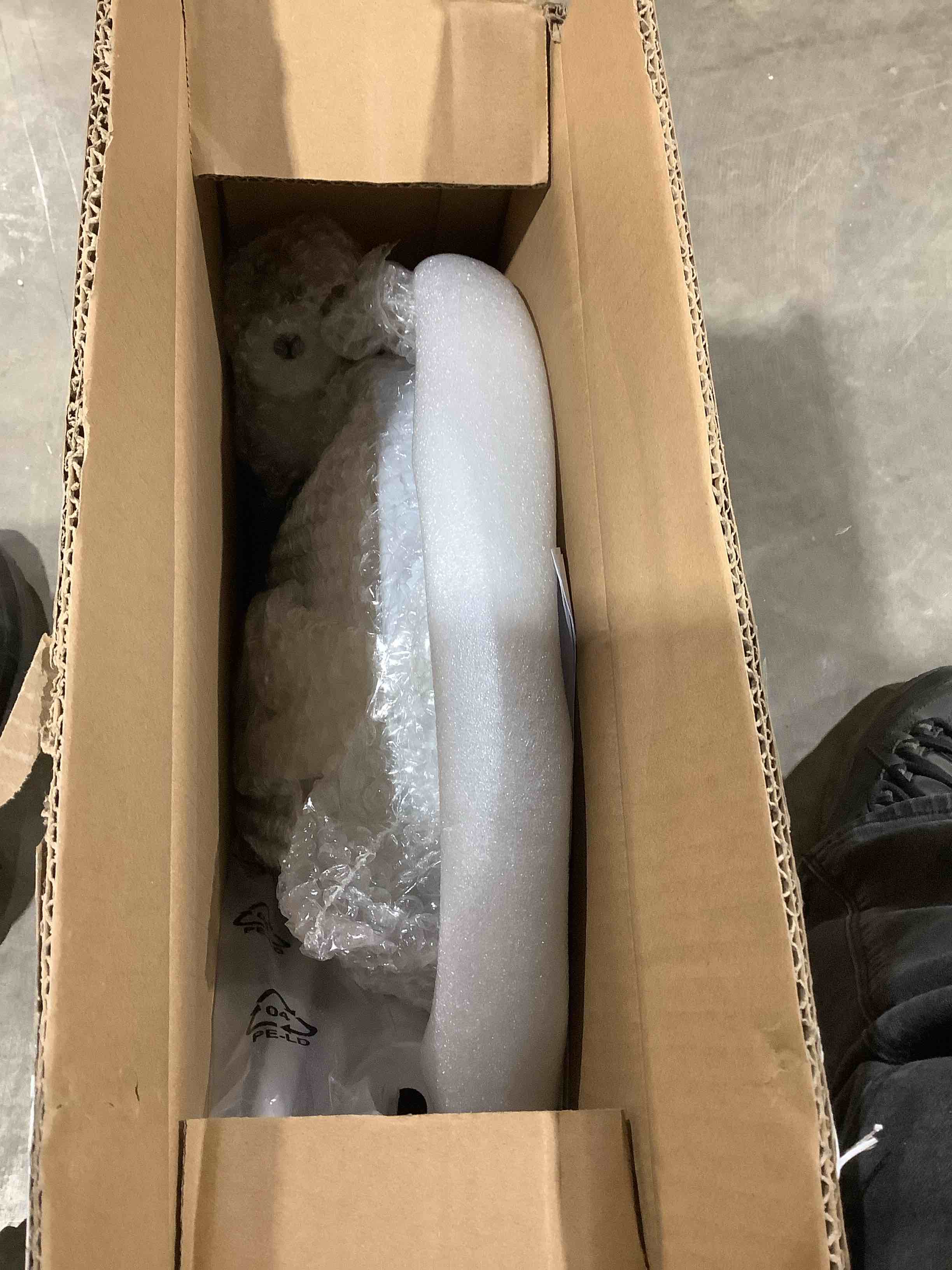 Condition photo showing Good Condition for Pinmoco round metal side table