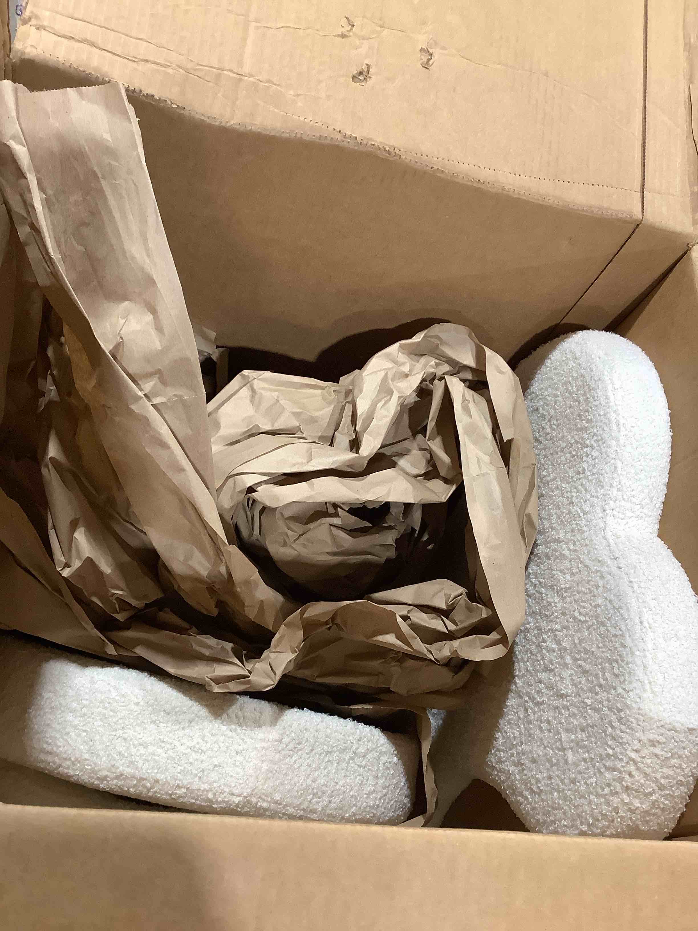 Condition photo showing Good Condition for white upholstery meditation chair