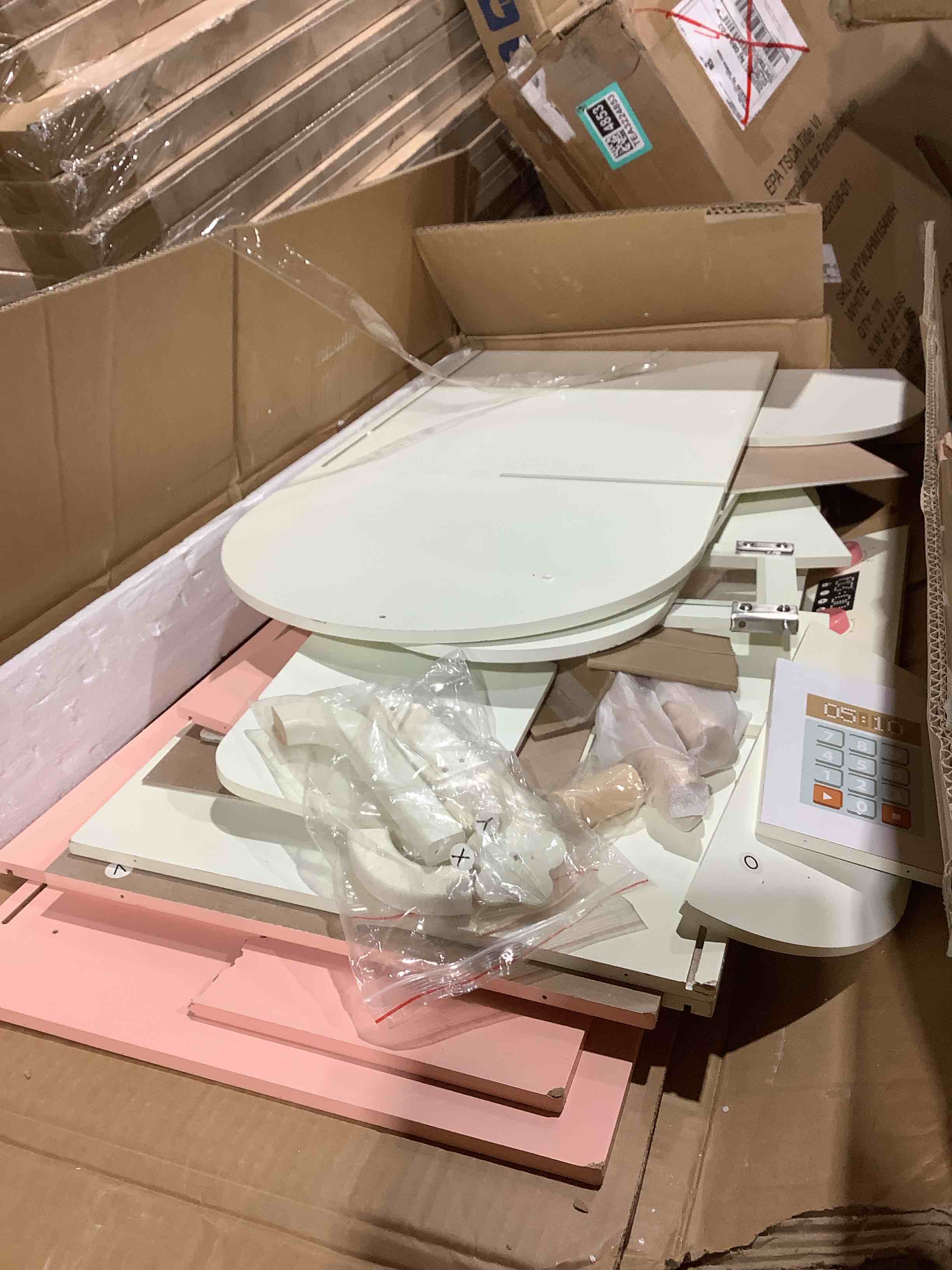 Condition photo showing Good Condition for Children's kitchen play stove