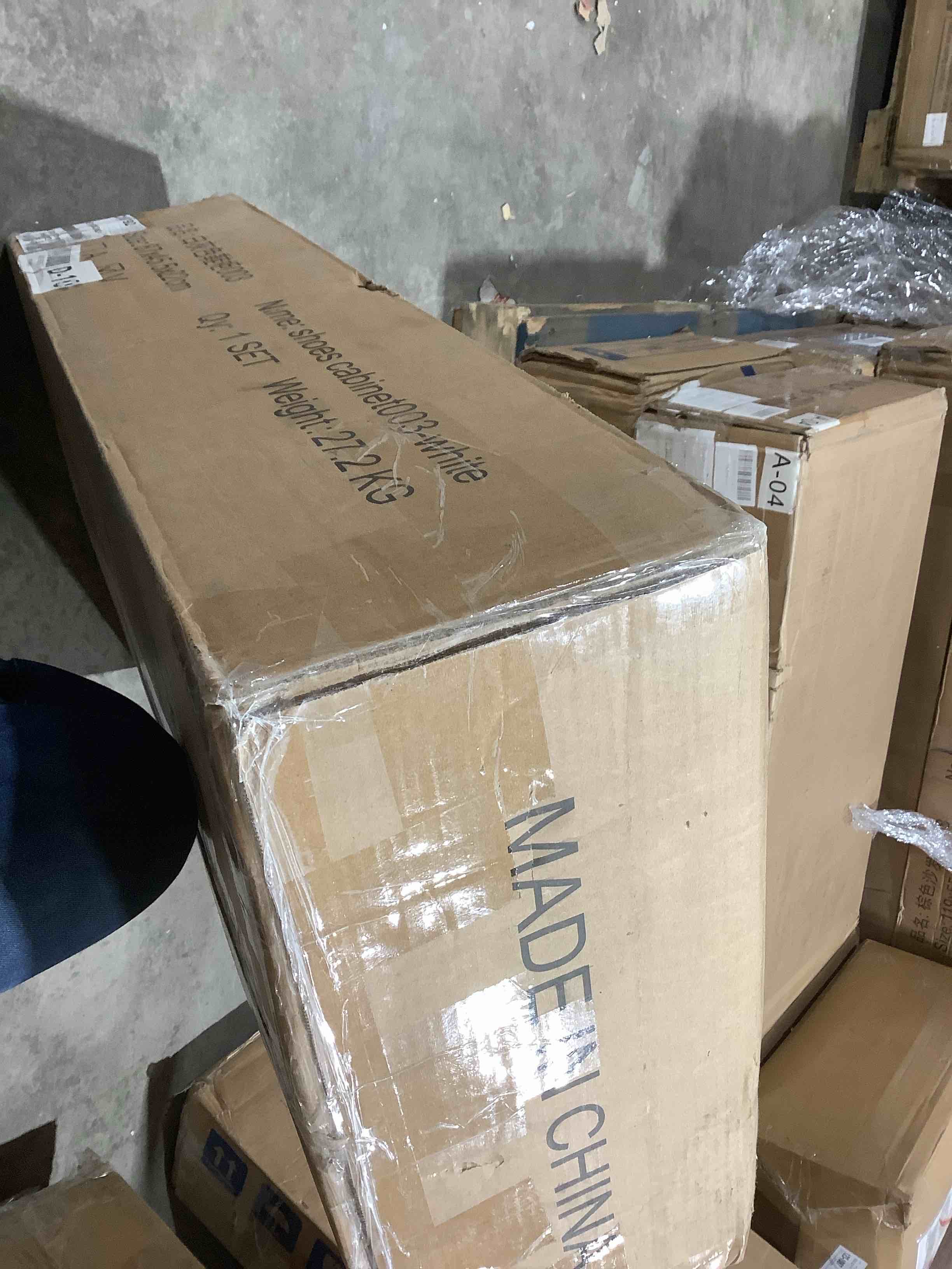 Condition photo showing Good Condition for White shoe cabinet 003