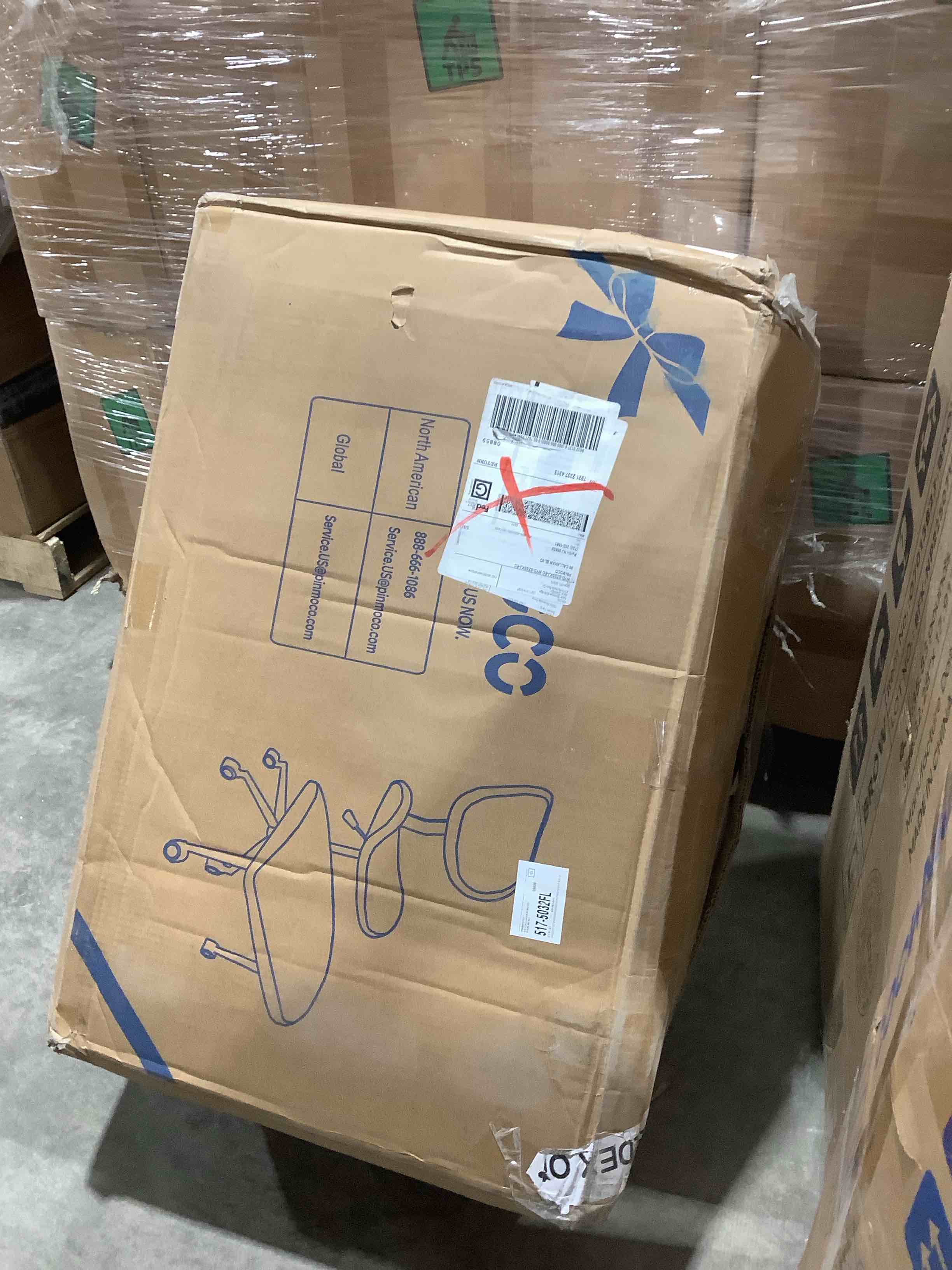 Condition photo showing Good Condition for Pinmoco. White upholstered meditation chair.