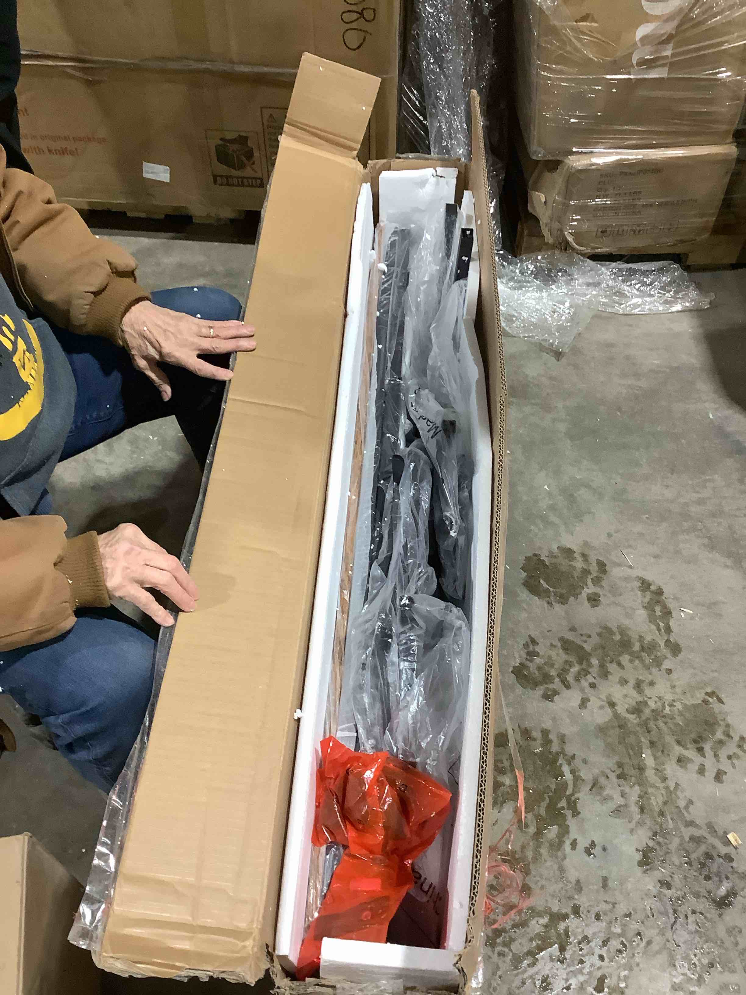 Condition photo showing New/Like New for Sofa table 008-brown 