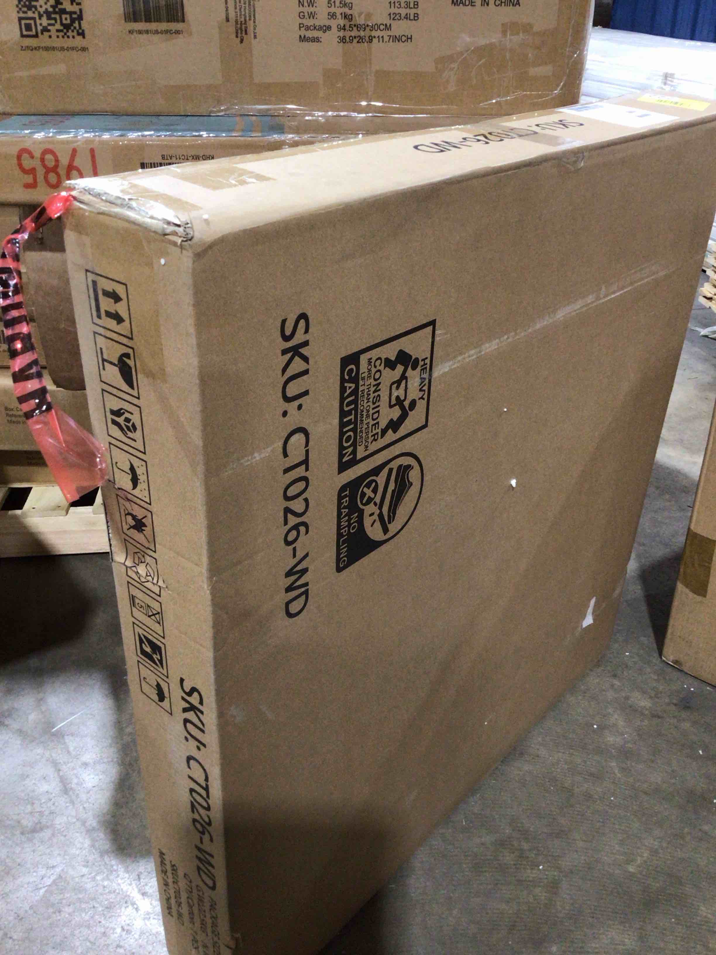 Condition photo showing Good Condition for Small Round Dining table room for 4 chairs 