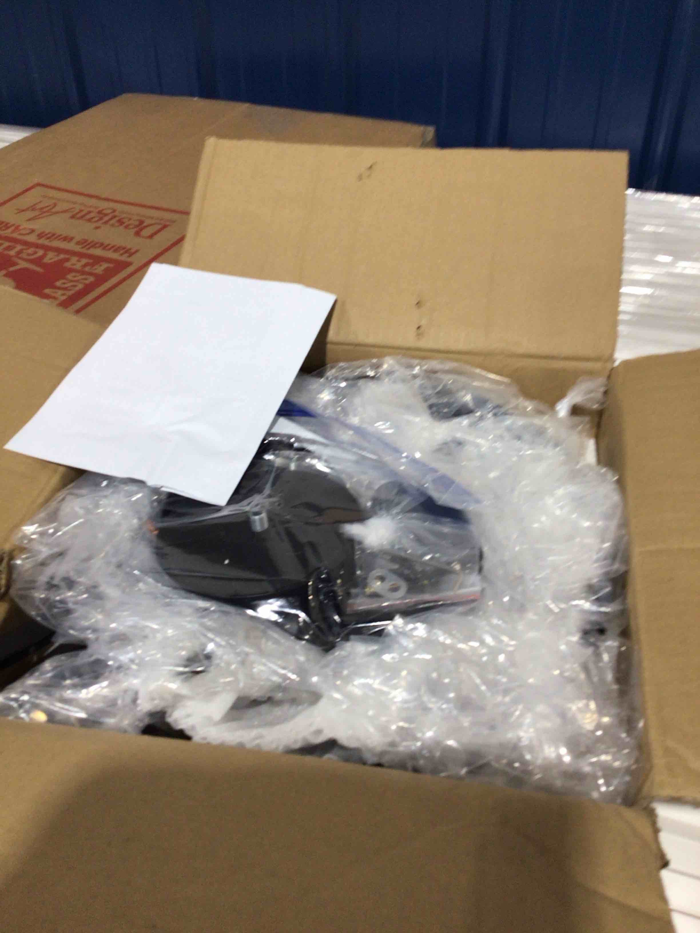 Condition photo showing New/Like New for Aonesy 4 Light lantern chandelier