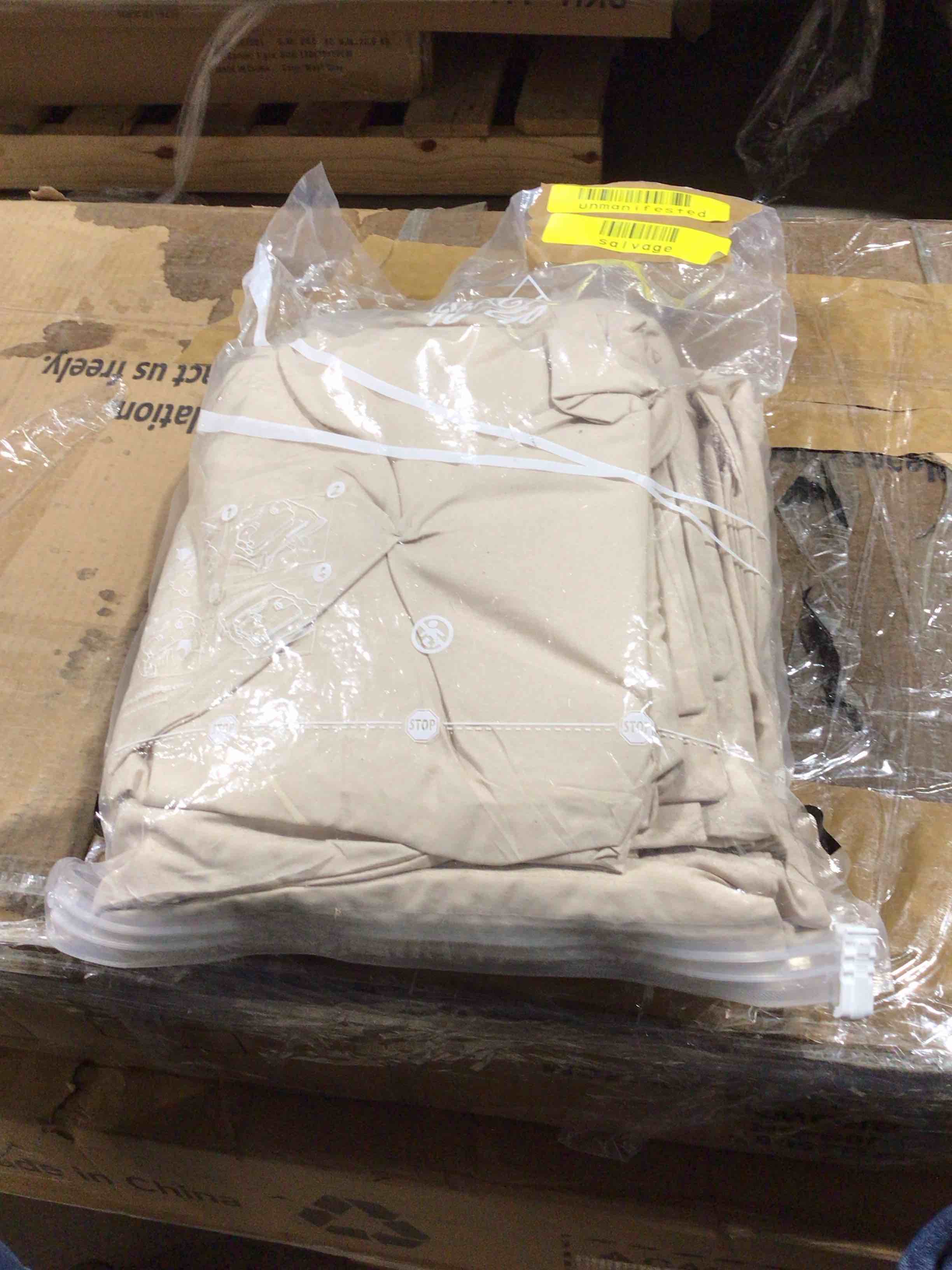 Condition photo showing Good Condition for Beige covet cover