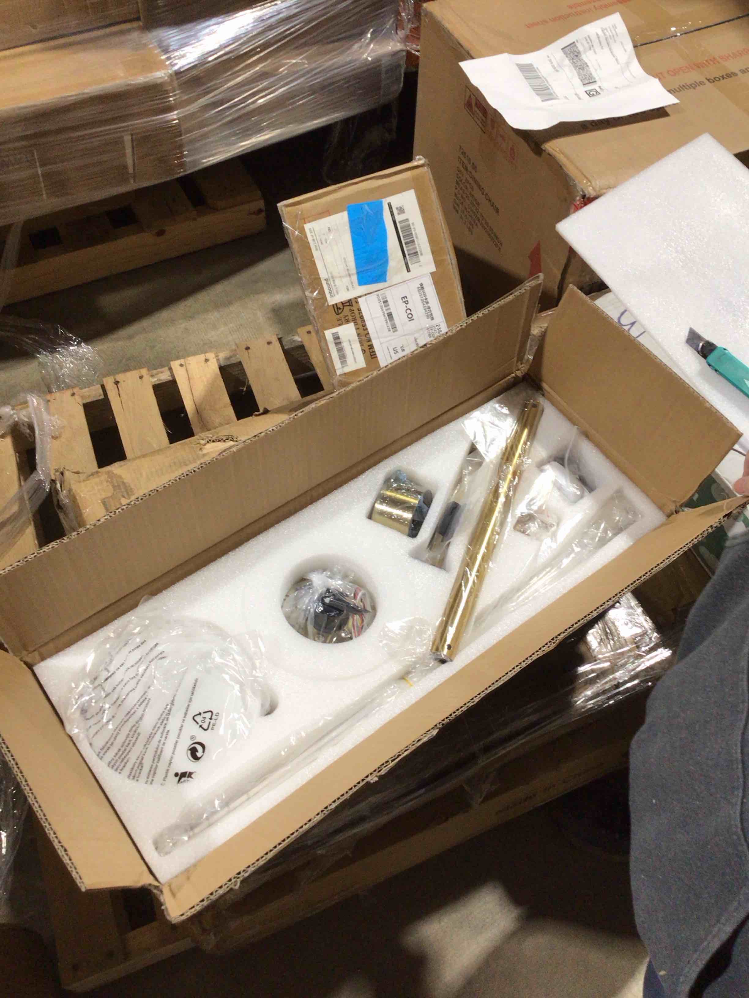 Condition photo showing New/Like New for Ceiling fan FS8976-52 Gold hardware and black blades