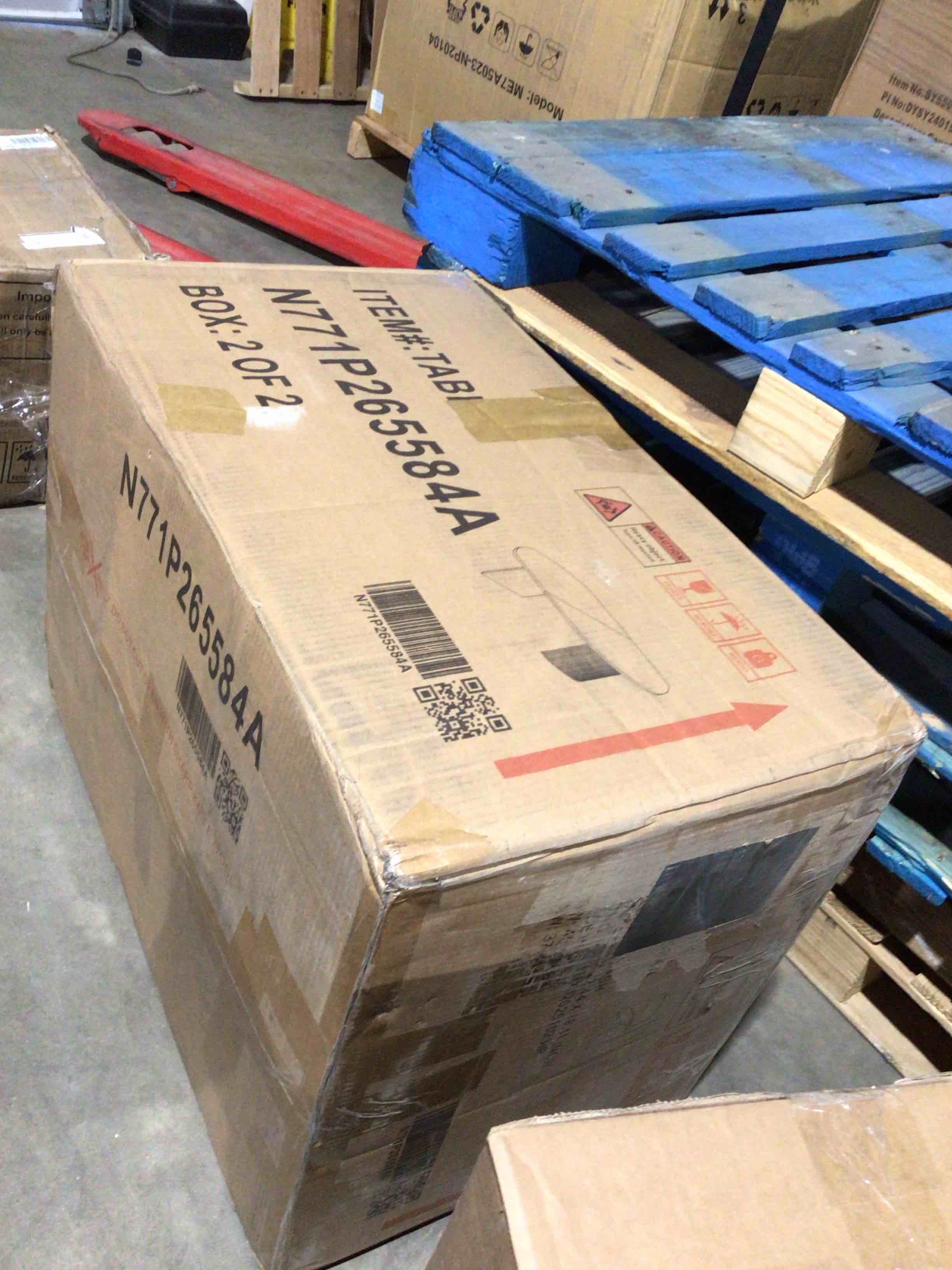 Condition photo showing Good Condition for Oval dining table for 4 to 6 people, modern farmhouse, kitchen, dining table, incomplete 