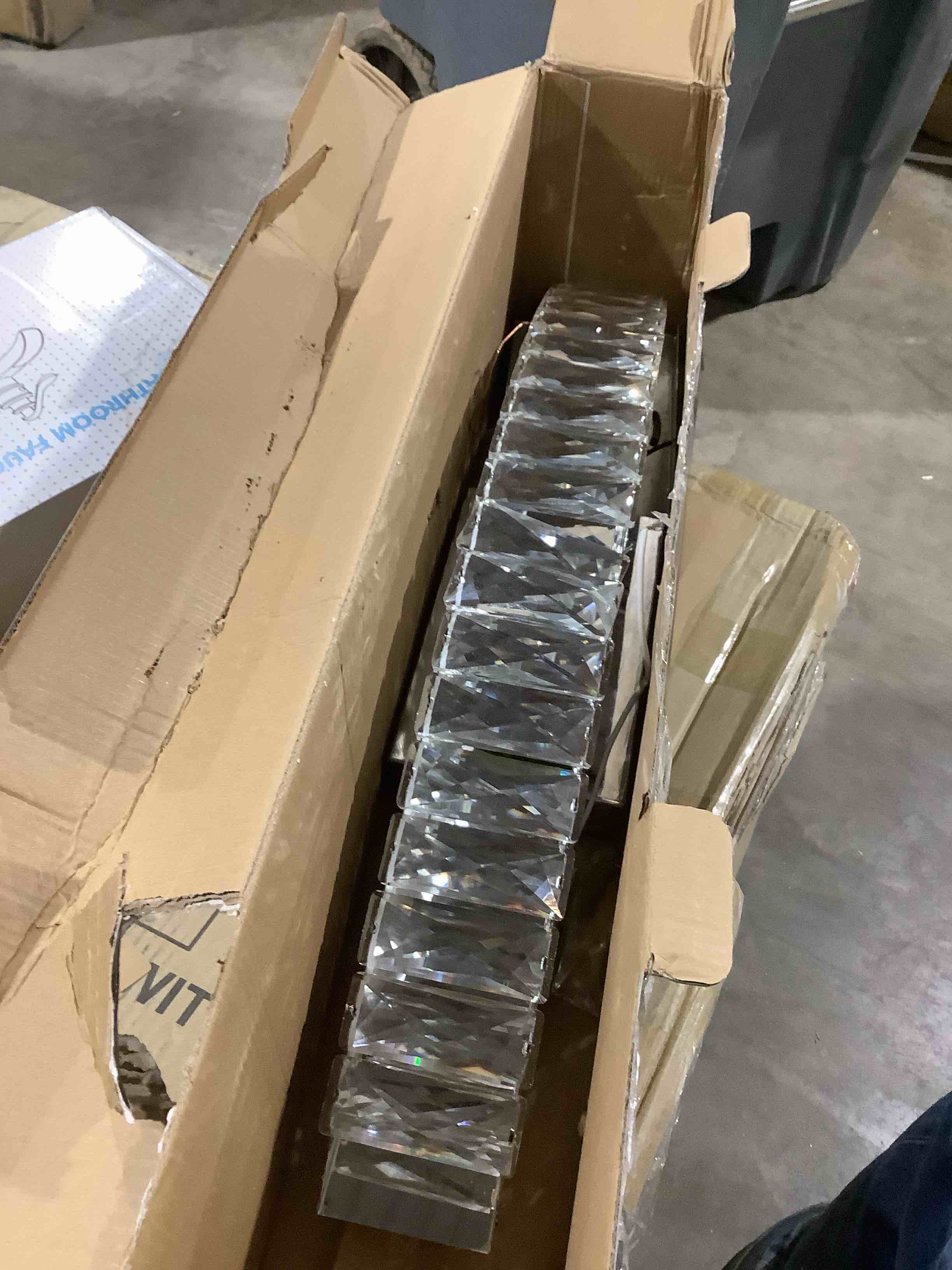 Condition photo showing Good Condition for artika Celebrity Modern 25W LED Bathroom Vanity Light Fixture Featuring Glass Crystal Warm White Light (3000k) 1500 Lumens
