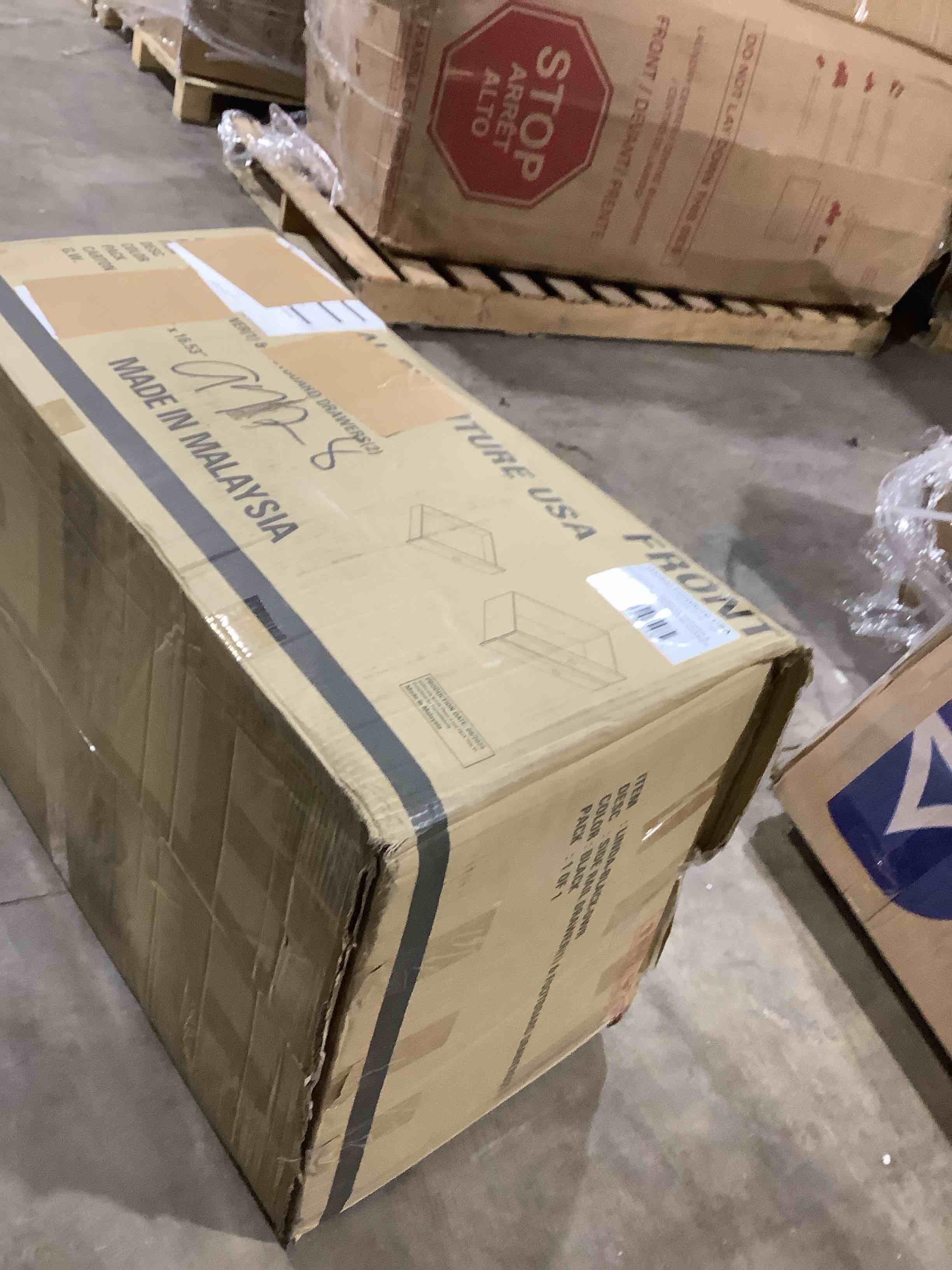 Condition photo showing Good Condition for Linda, black drawers, side rail, drawer, and footboard drawers