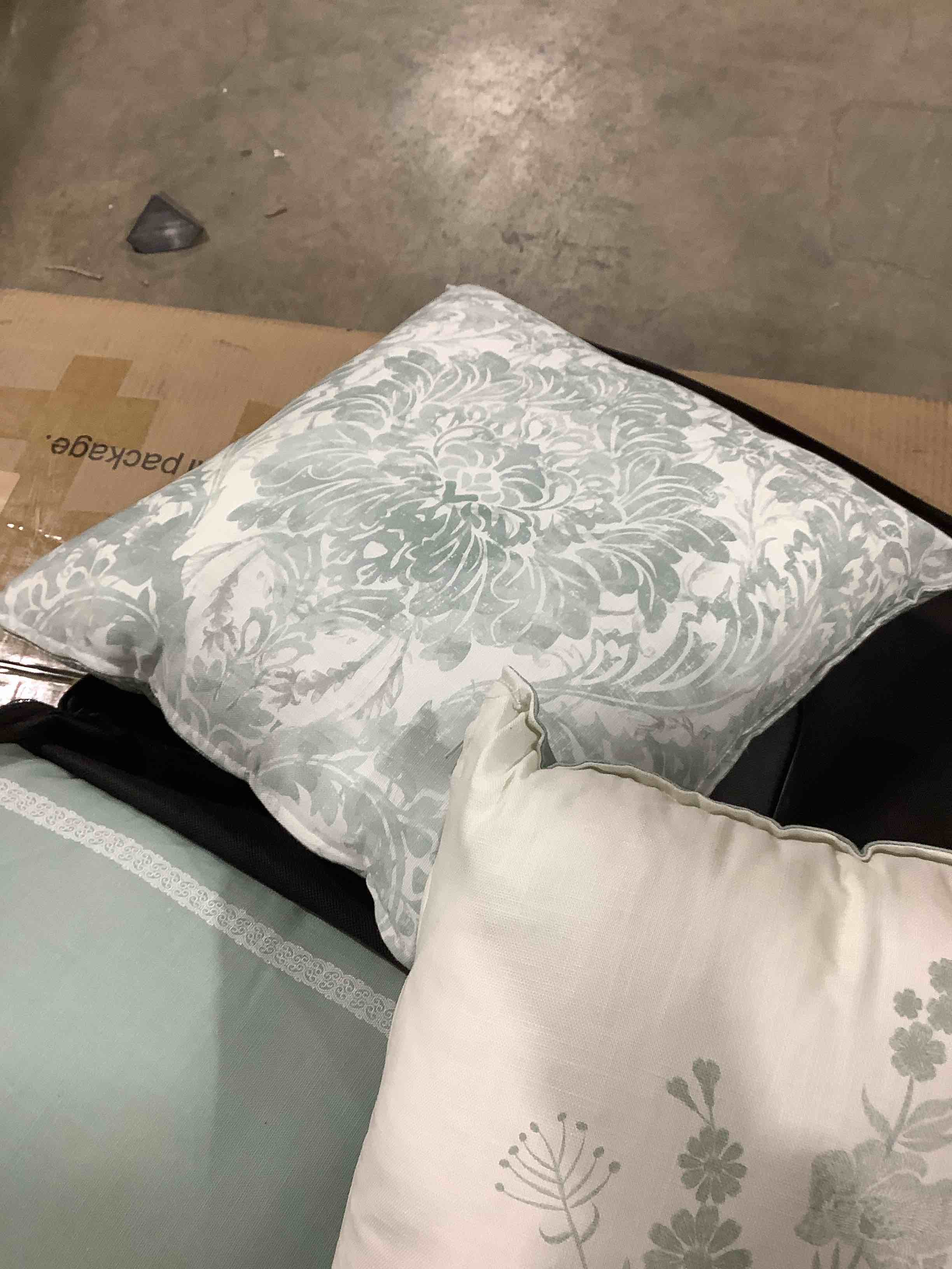 Condition photo showing New/Like New for 3  decorative sorted size, pale, green pillows