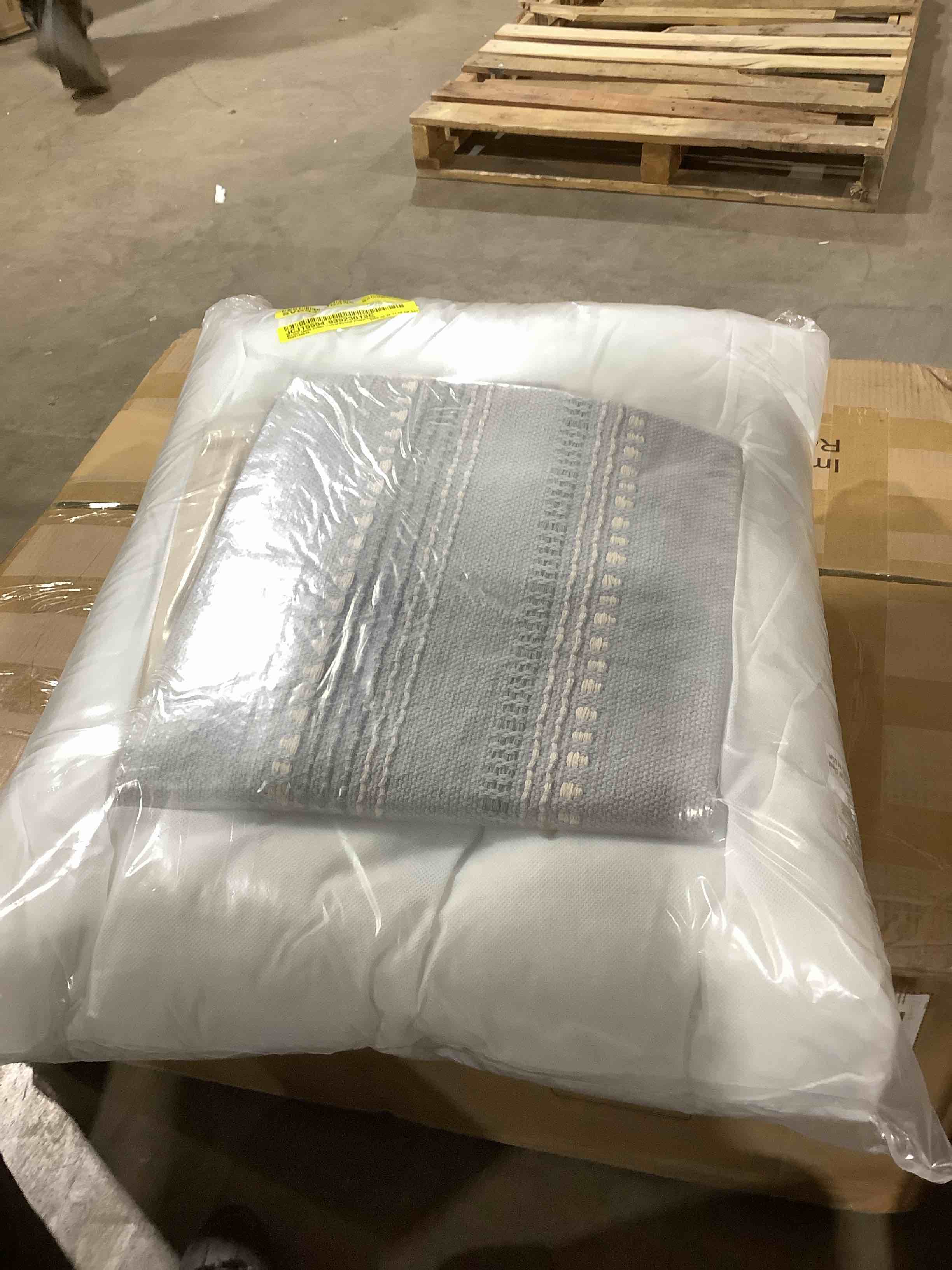 Condition photo showing New/Like New for Bryson 100% cotton, throw square pillow and cover