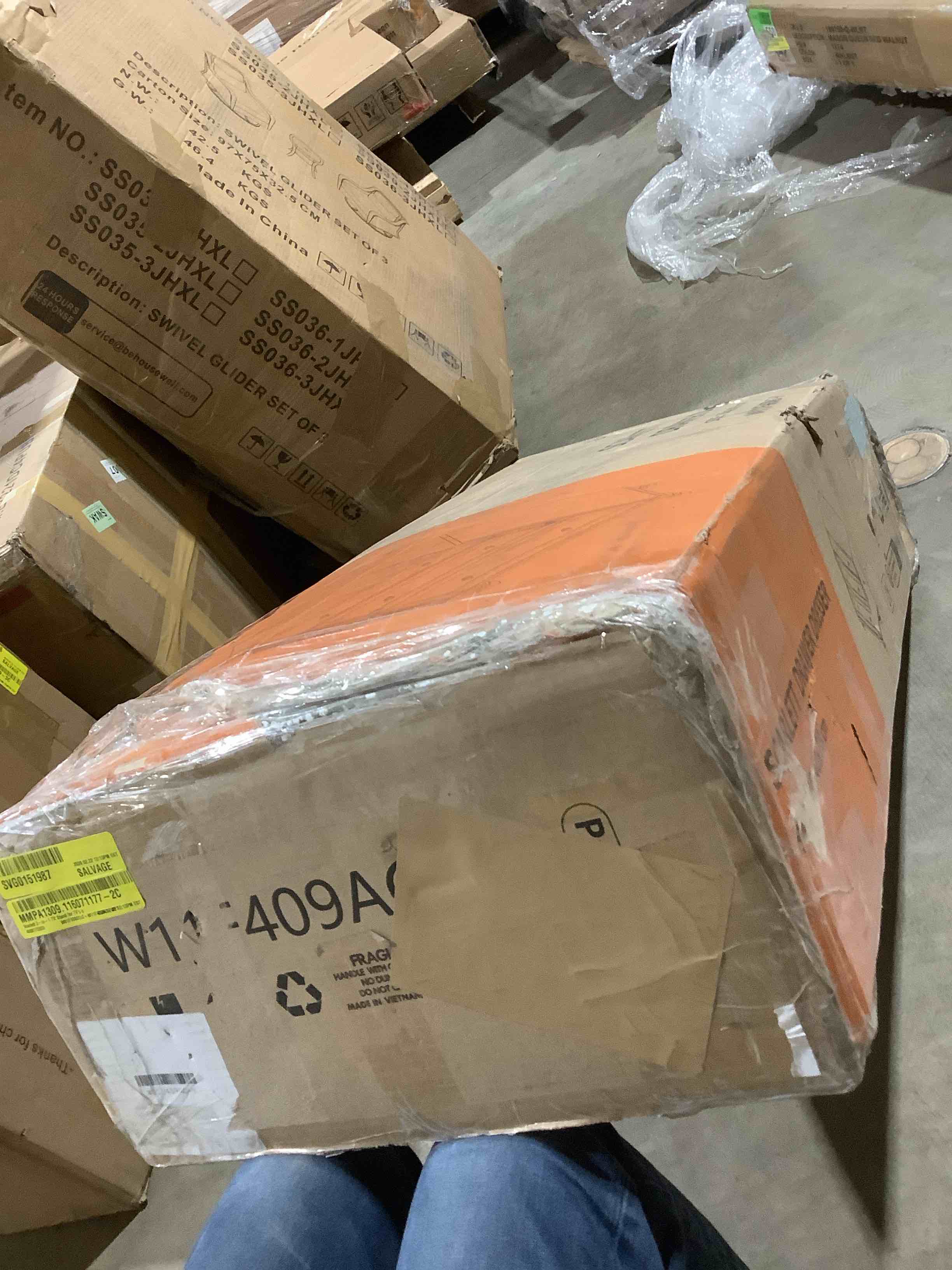 Condition photo showing Good Condition for Wampat Scarlett 3 drawer dresser