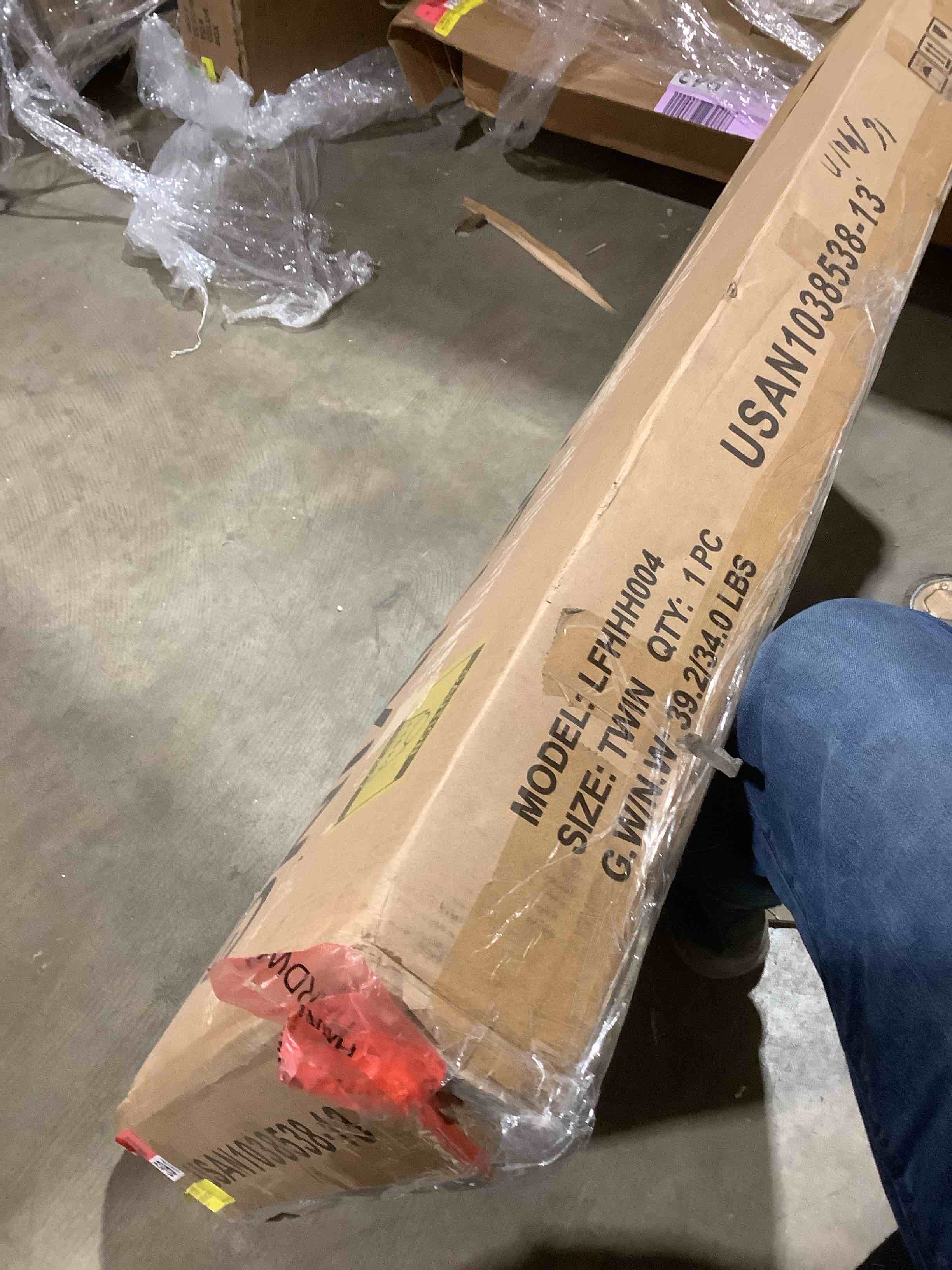 Condition photo showing Good Condition for Eroftei Twin Metal open frame bed.