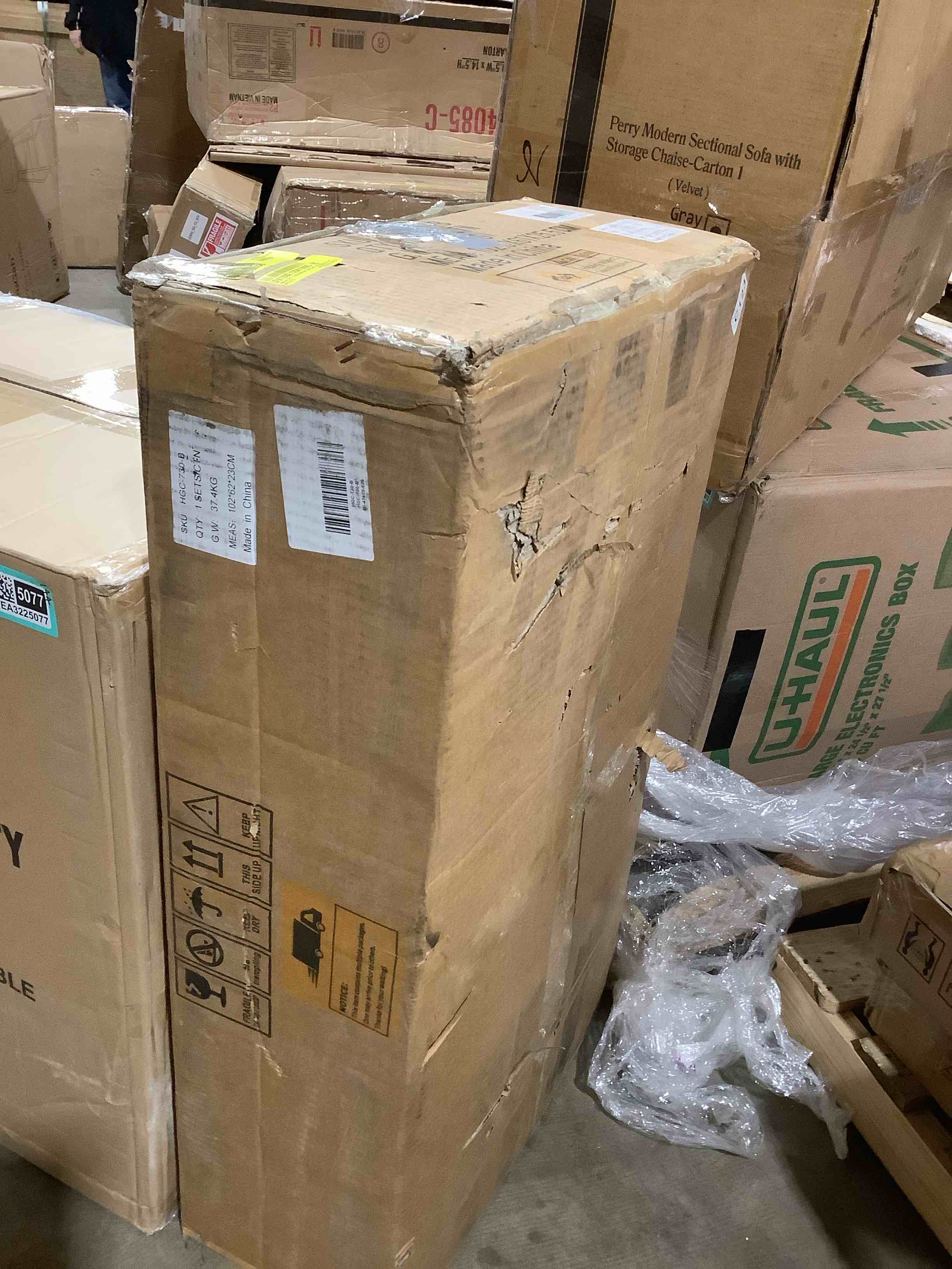 Condition photo showing Good Condition for Dexheart 35.8" Single Bathroom vanity with Cultured Marble Top