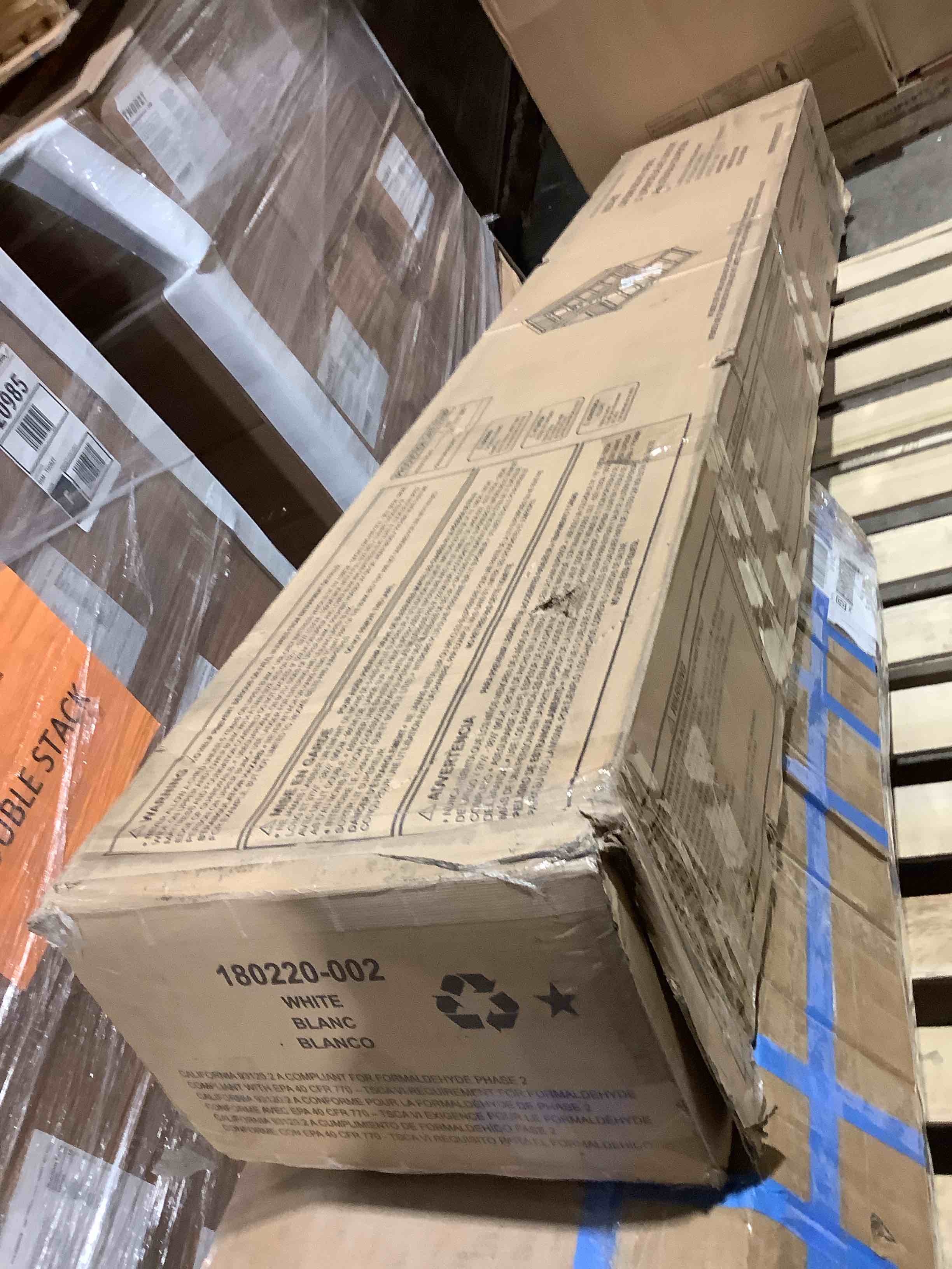 Condition photo showing Good Condition for Low bunk bed with opening, white