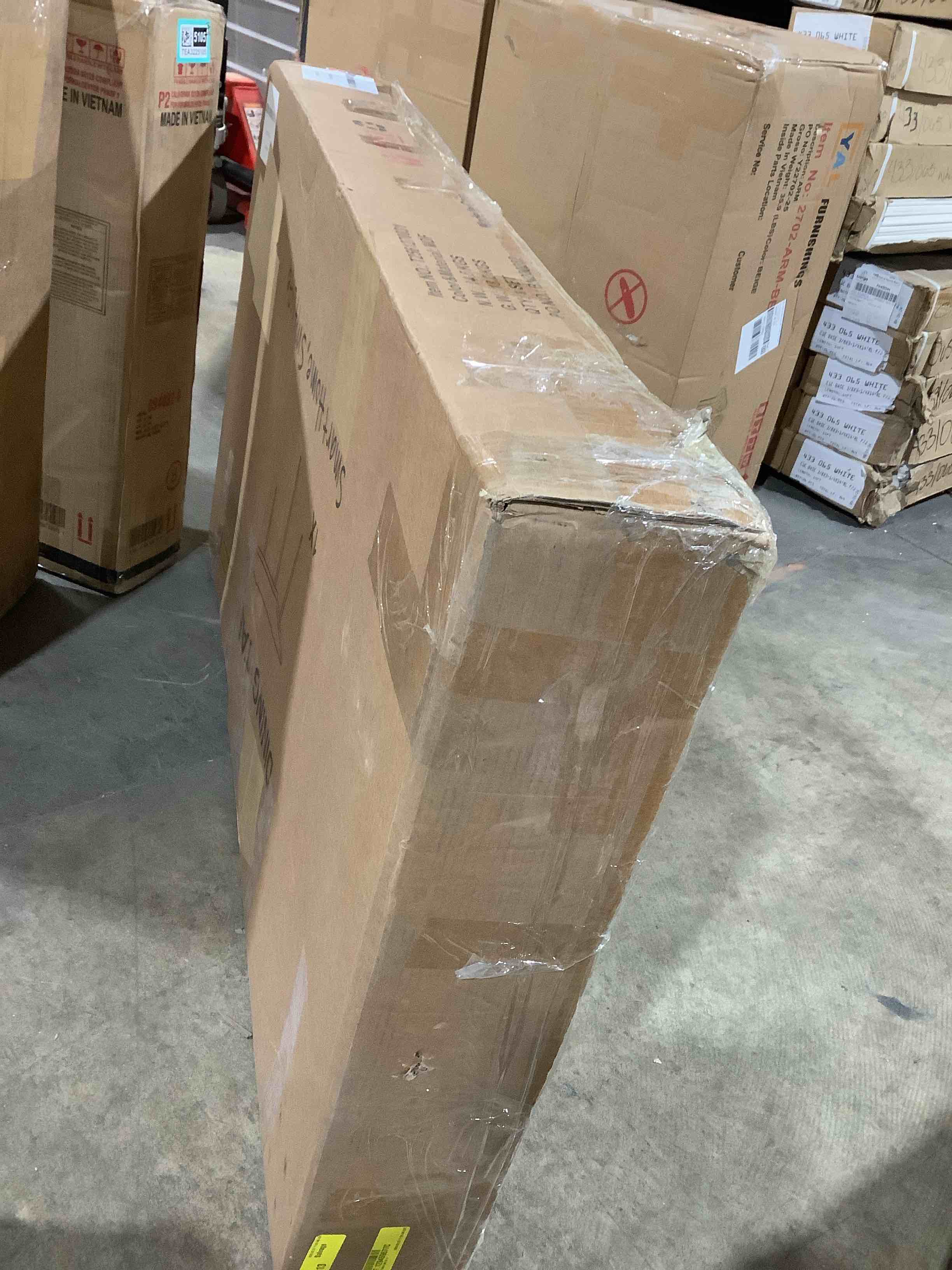 Condition photo showing Good Condition for Howtai 47" Rectangle Home Kitchen Dining Table, Irregular MDF Tabletop - Brown