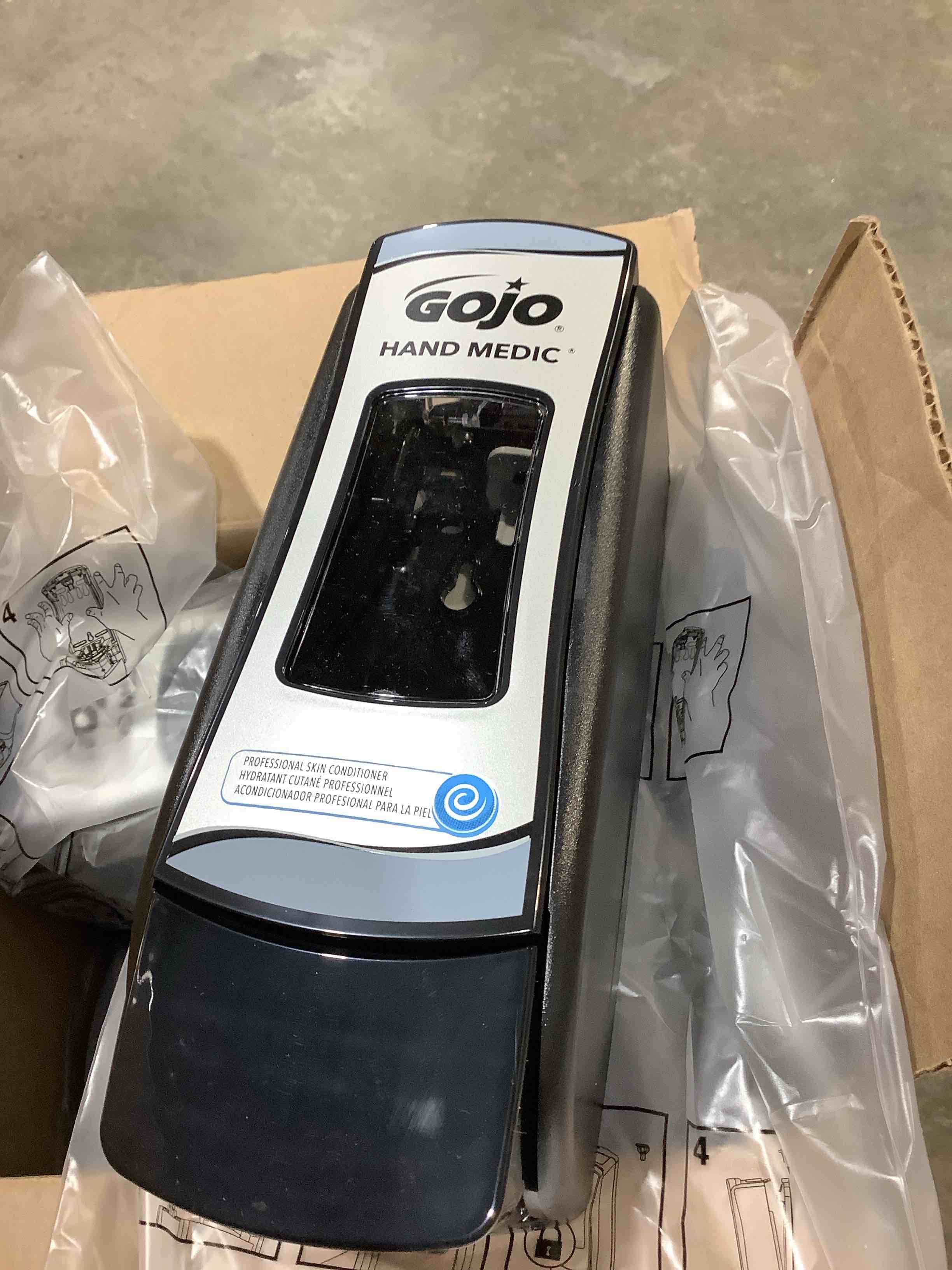 Condition photo showing New/Like New for Gojo Soap/Lotion Dispenser 700mL Black  Push Style 8782-06, , 6 count
