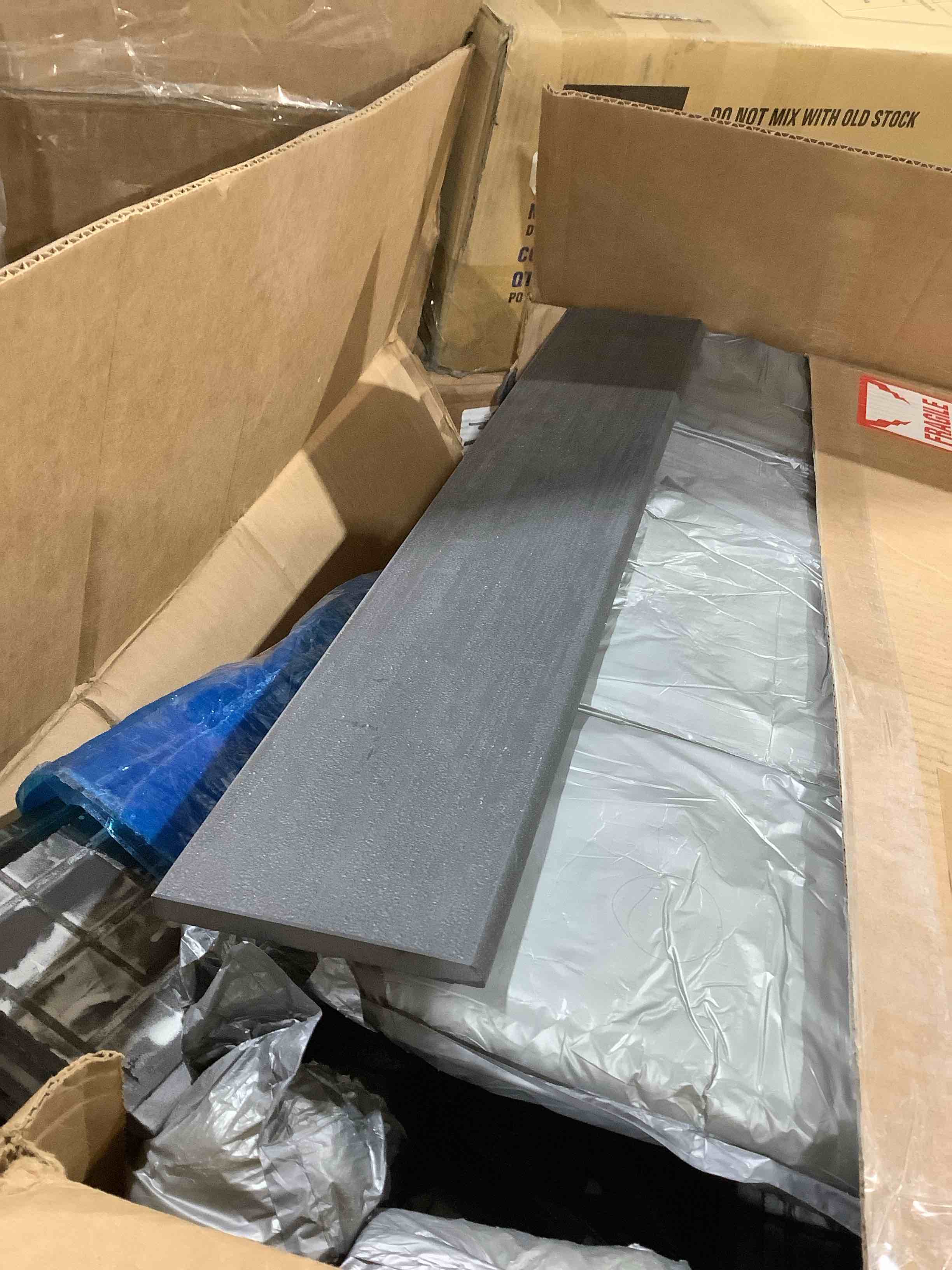 Condition photo showing Good Condition for Refinery 24" x 4" Porcelain Bullnose Tile Trim set of 10