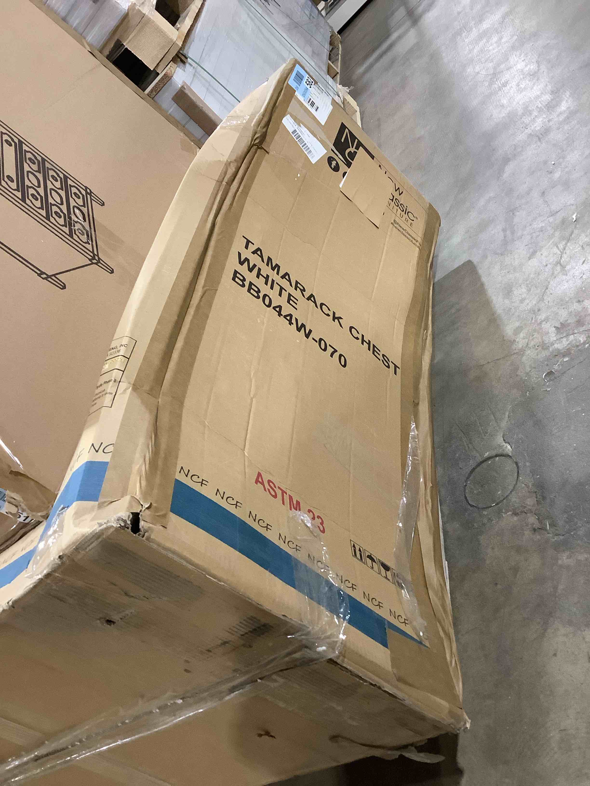 Condition photo showing Good Condition for Tanarack White Chest Bb044w-070 