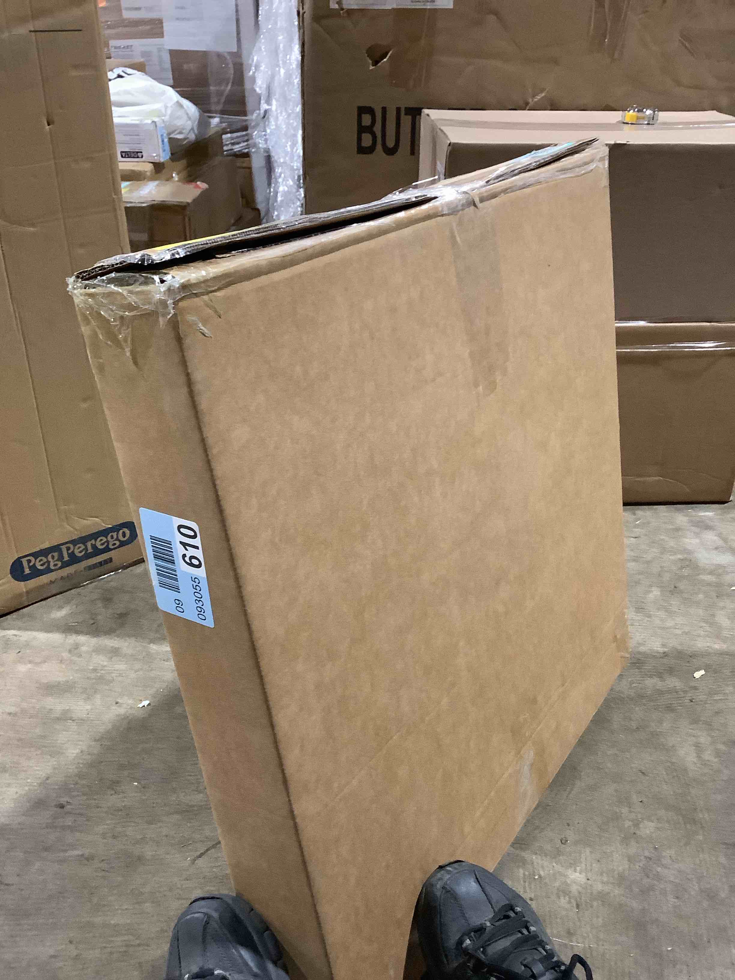 Condition photo showing New/Like New for Sommerset glass octagon, beveled, decorative wall mirror, accent mirror