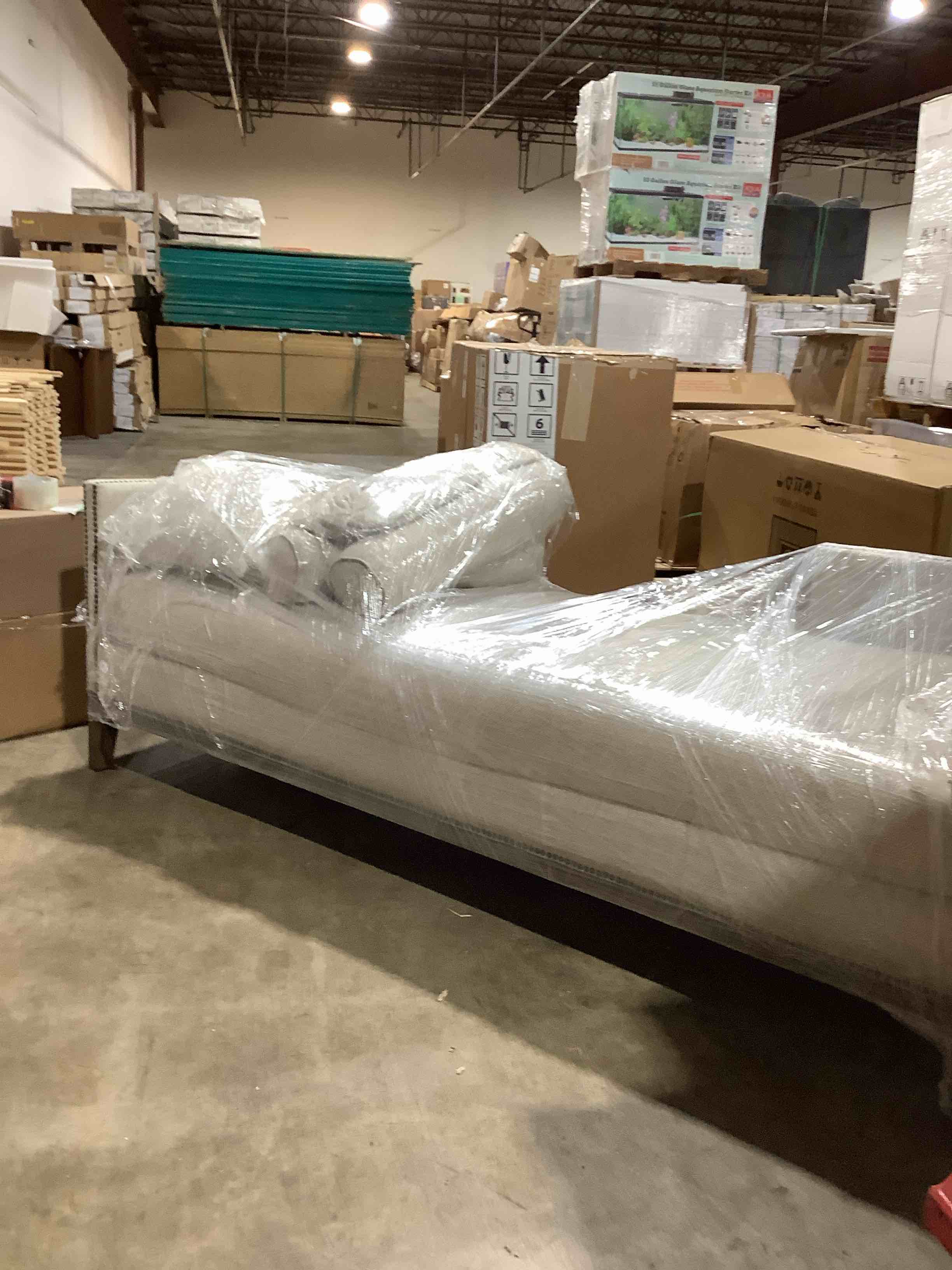 Condition photo showing Good Condition for Mercury chaise lounge with back rest and pillows