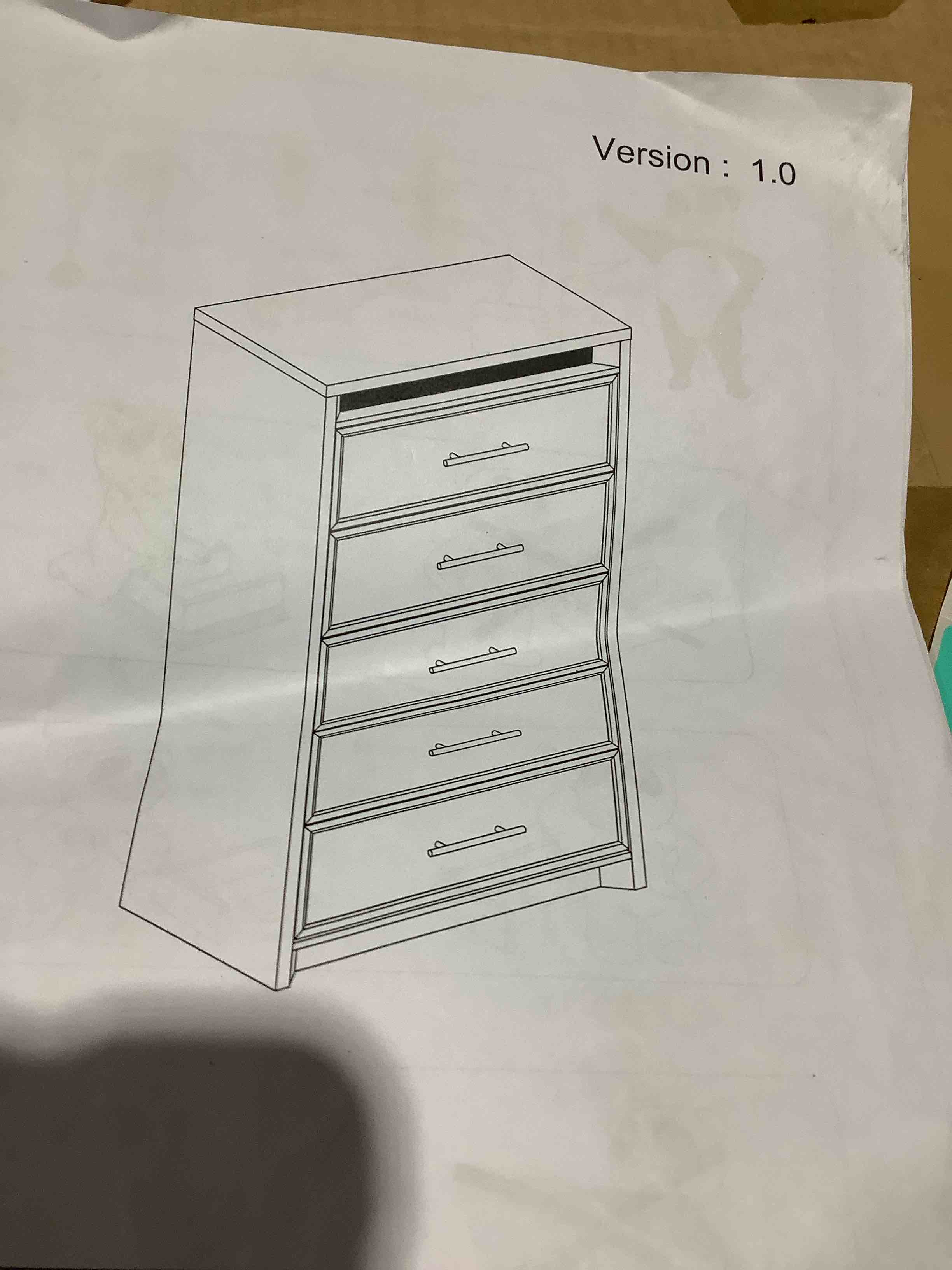 Condition photo showing Good Condition for Mid-century Modern five drawer dresser wood, chestnut