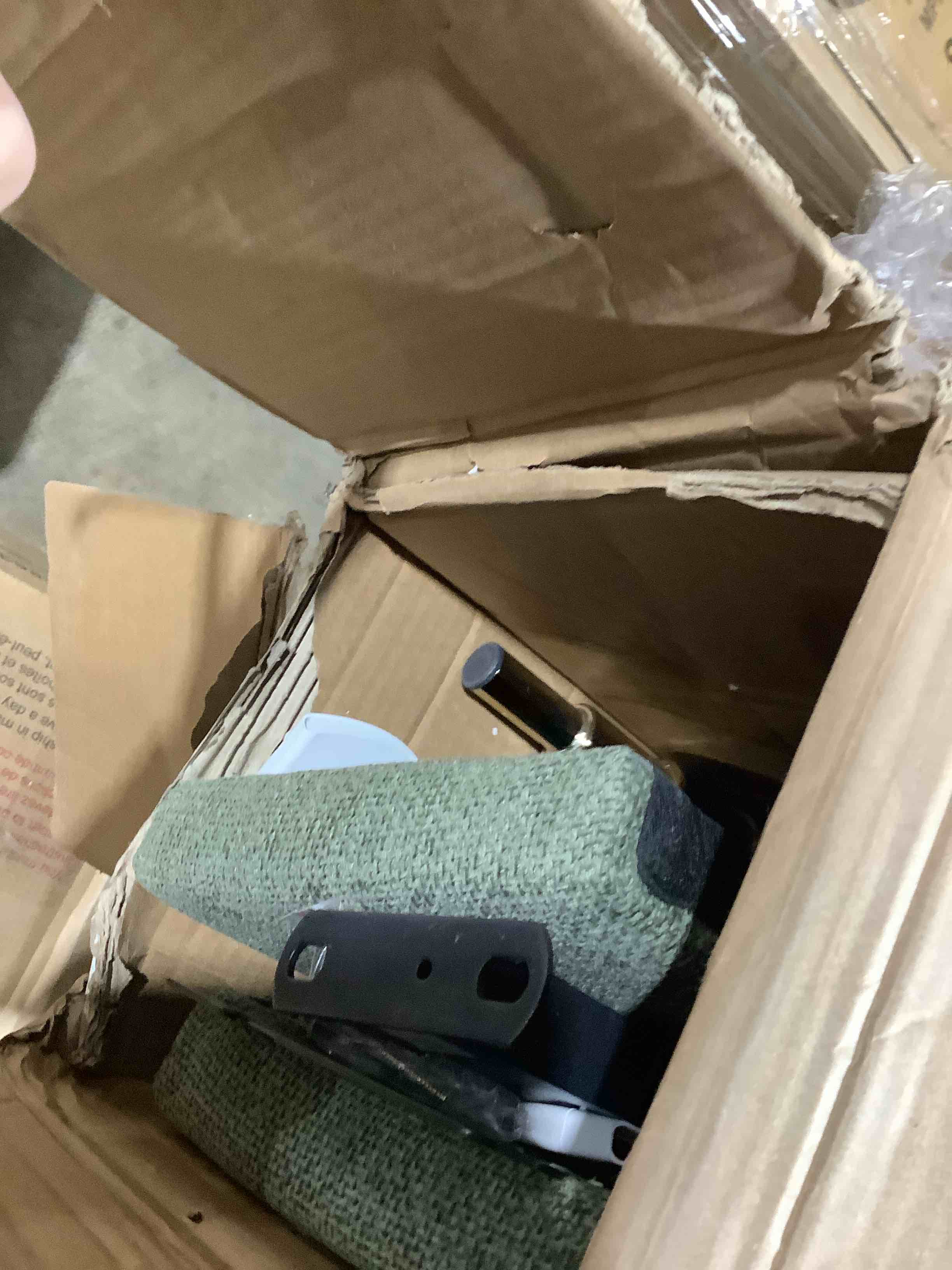 Condition photo showing Good Condition for Queen green size upholstered bed, incomplete 