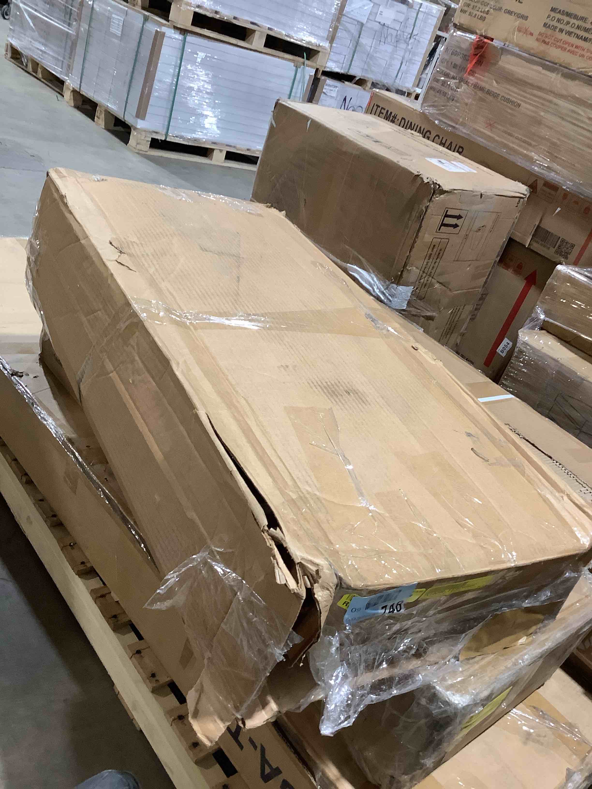 Condition photo showing Good Condition for Dou 6 Drawer dresser