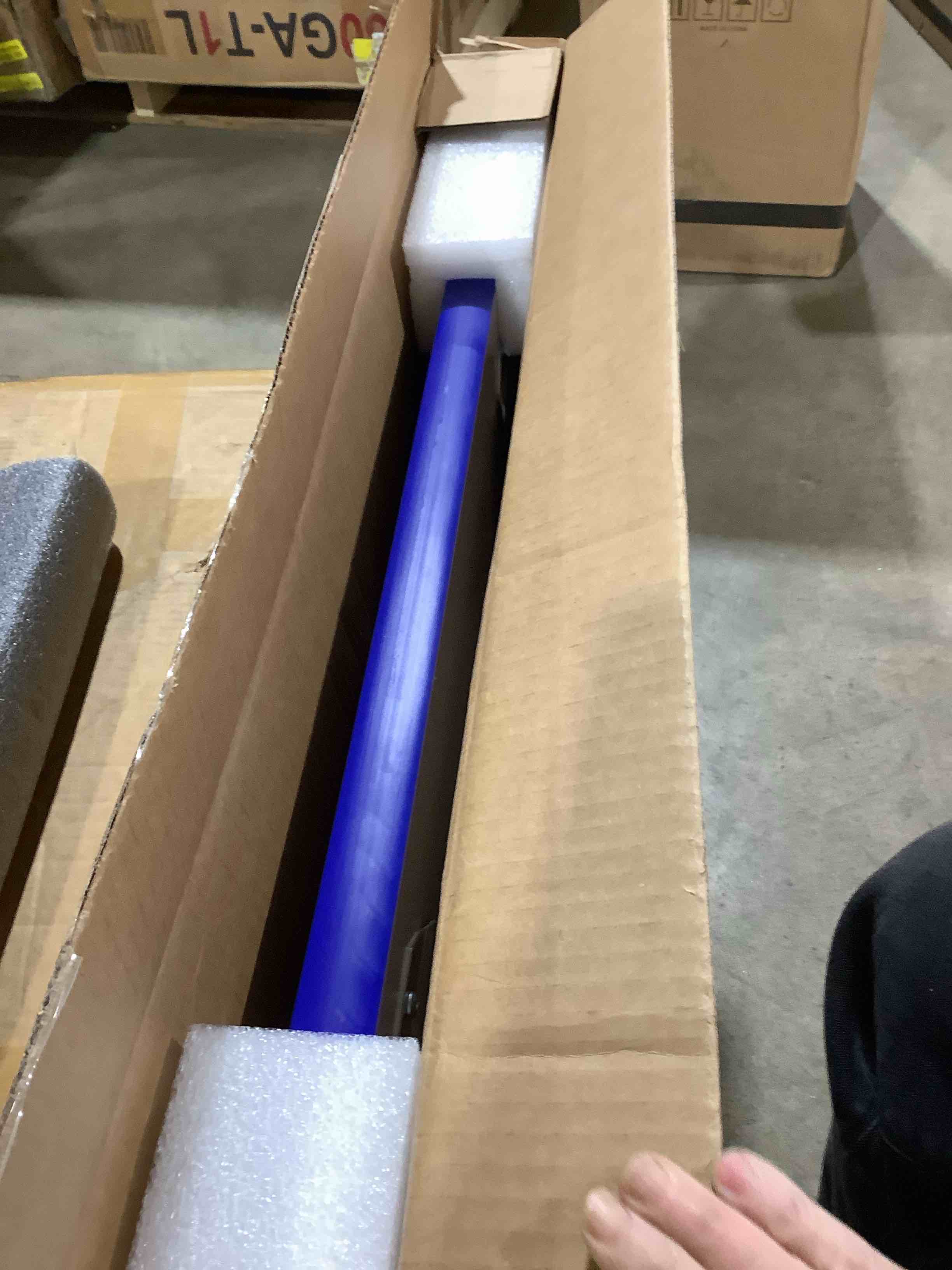 Condition photo showing Good Condition for T- mold table top only