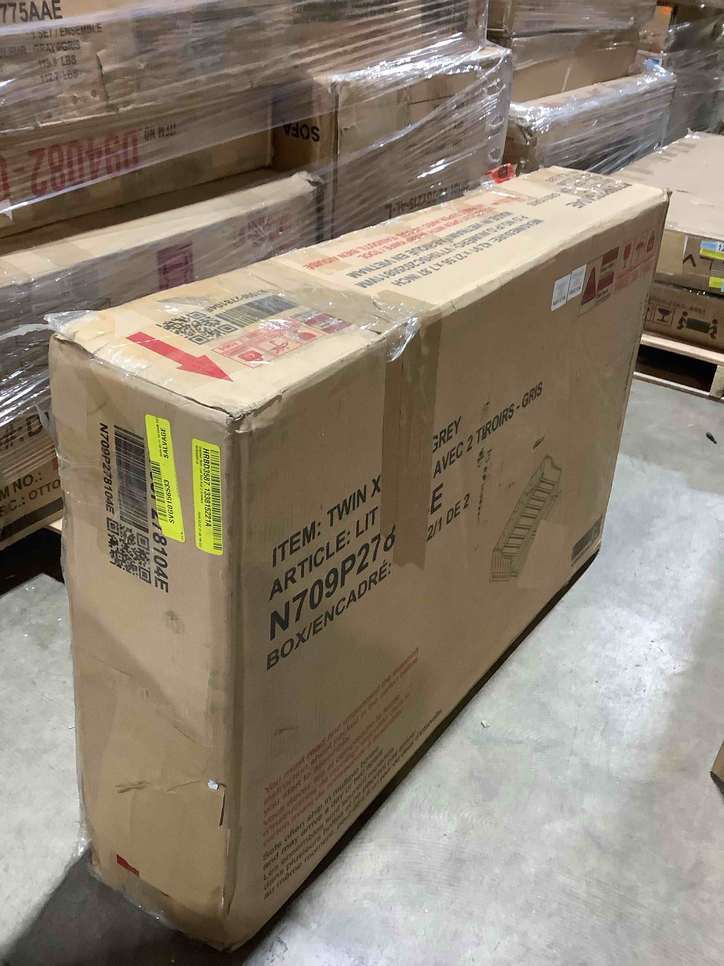 Condition photo showing Good Condition for Twin size daybed with storage drawers, gray, incomplete 