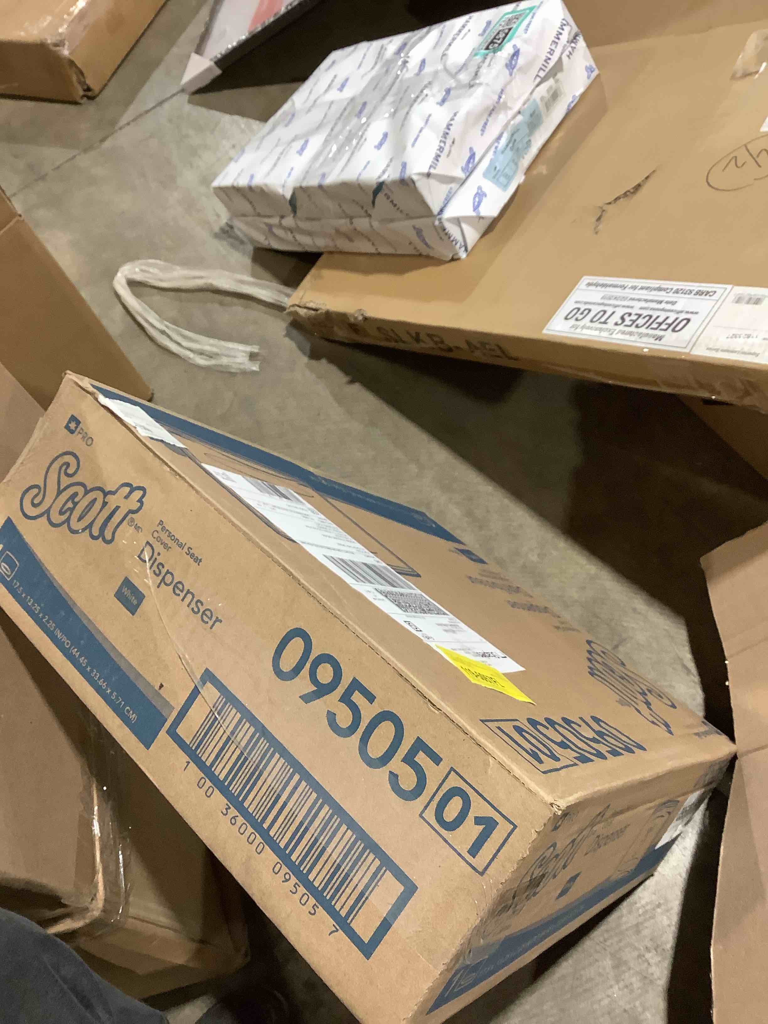 Condition photo showing New/Like New for Scott Toilet Seat Cover Dispenser (09505)  White