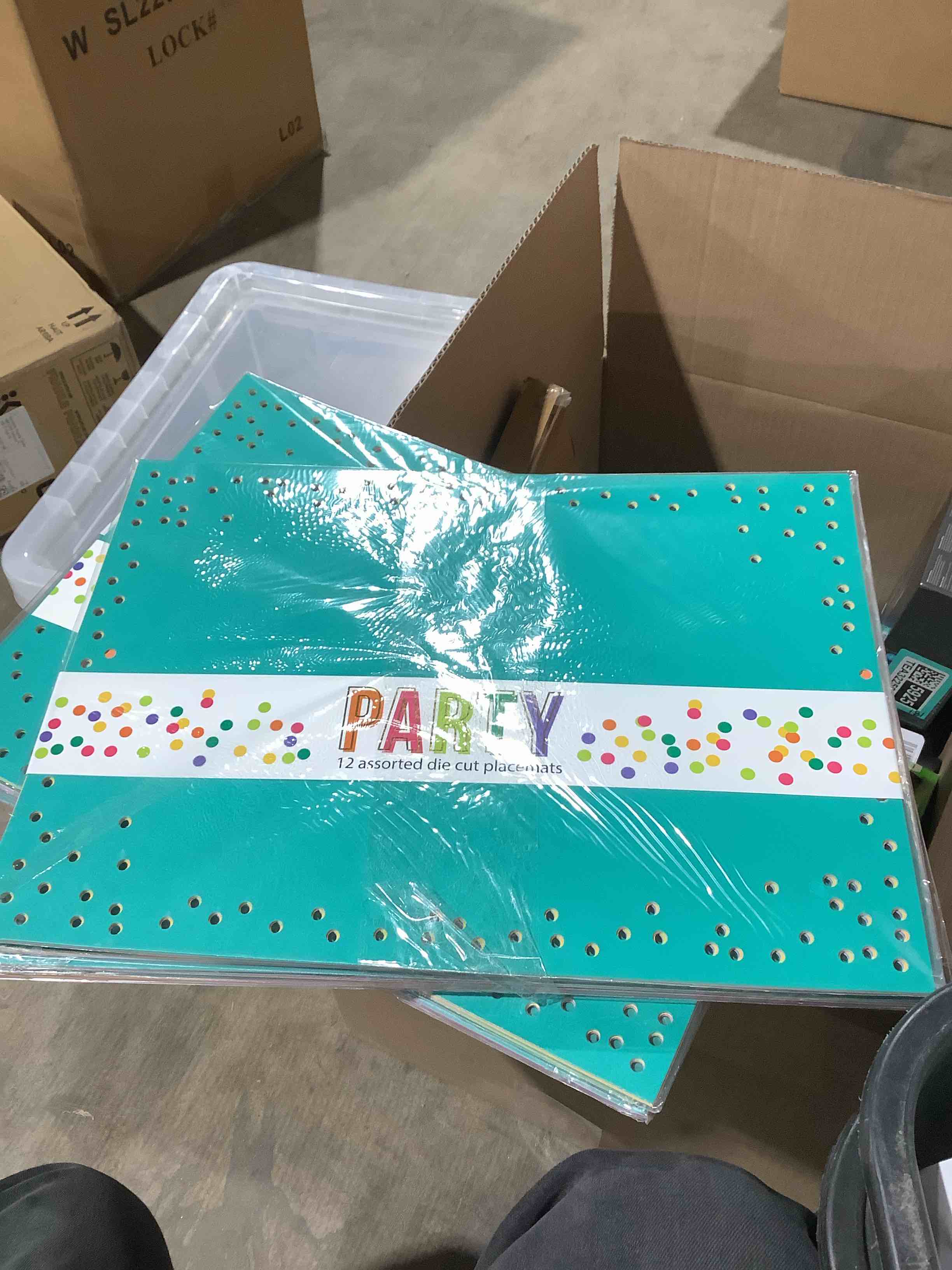 Condition photo showing New/Like New for 12 assorted die cut party placemats, five bundles