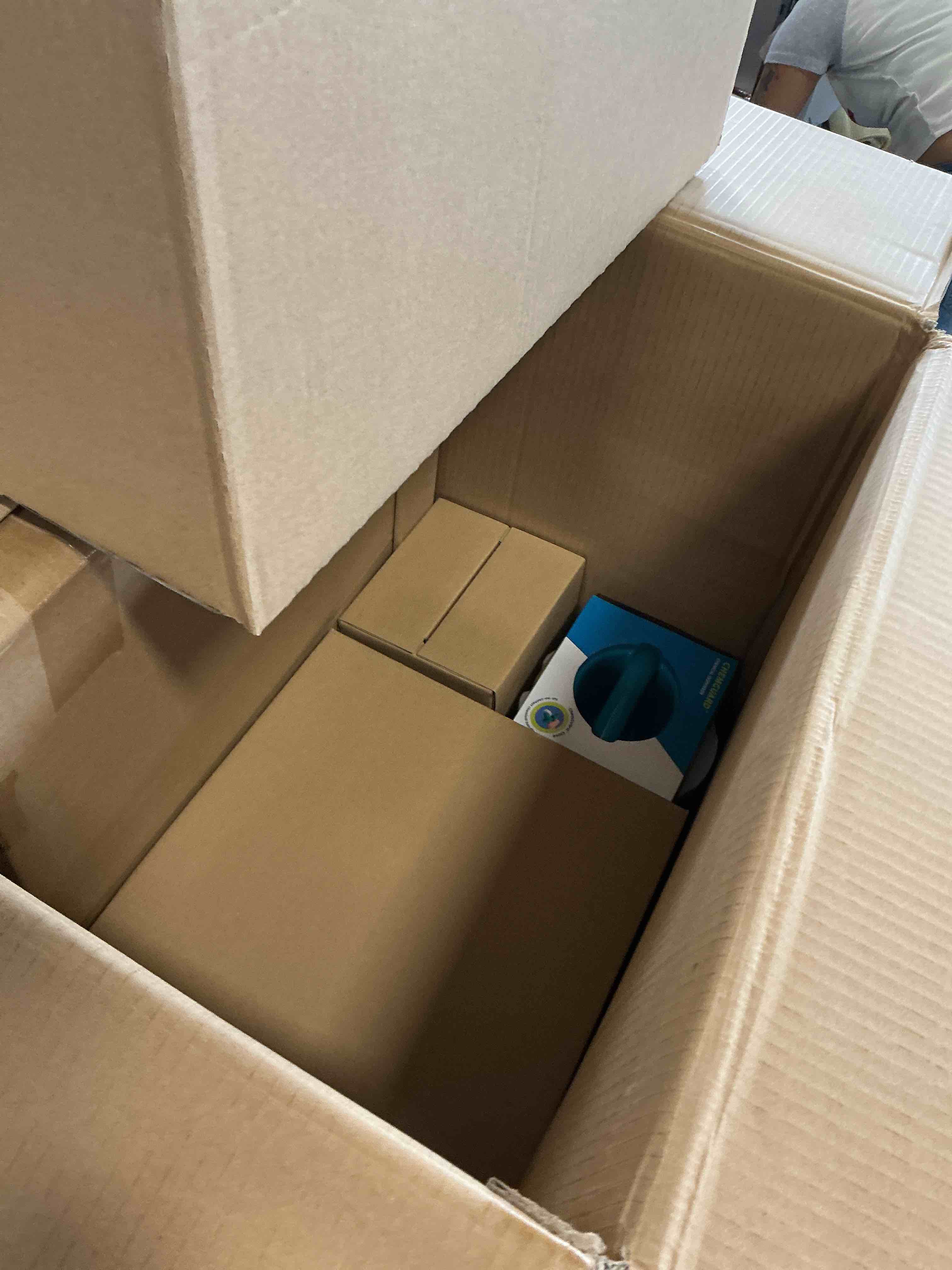 https://s3.amazonaws.com/lotting-images-prod/bidfta/TEA3241291_1755883703137.jpeg