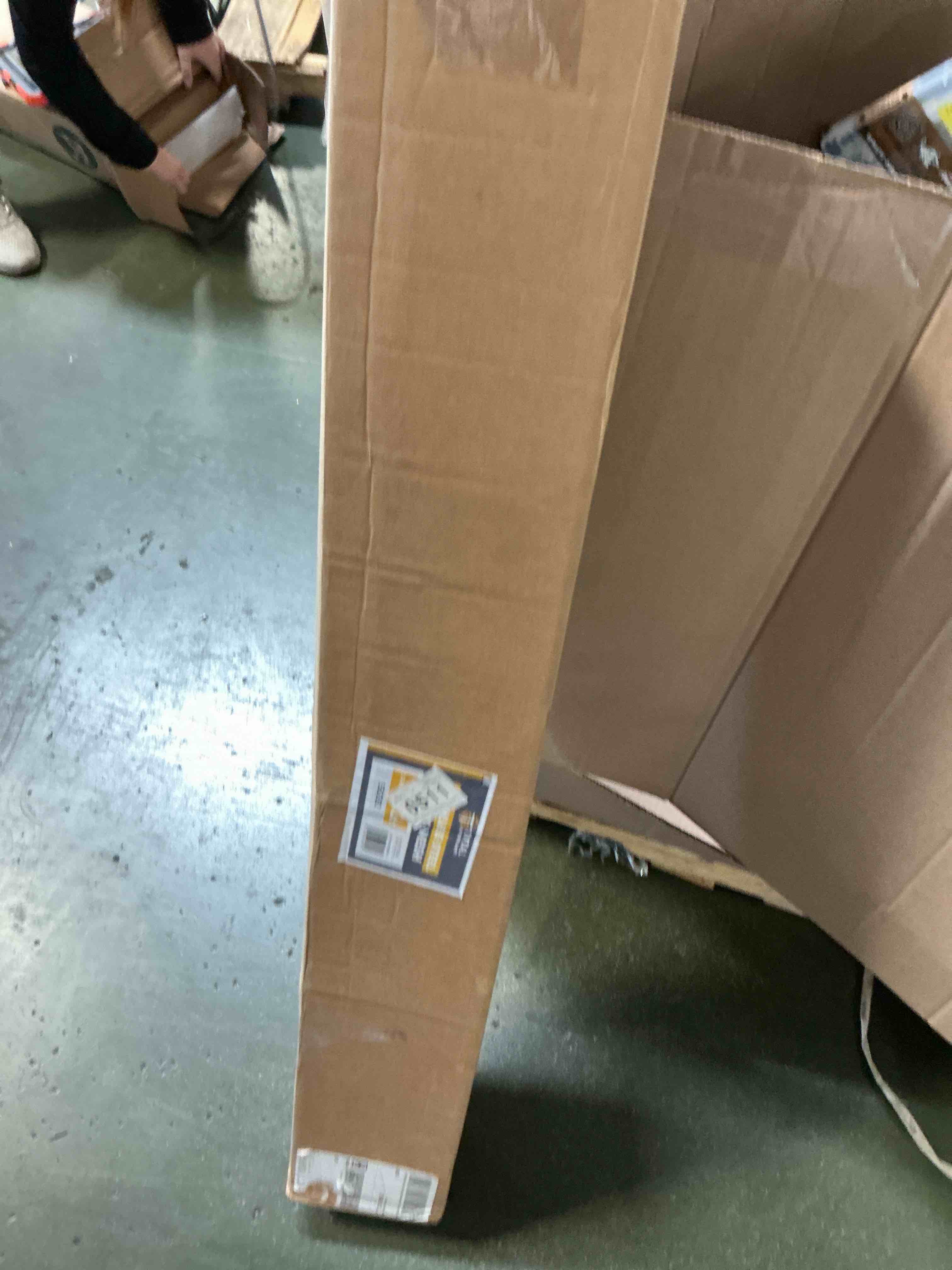 https://s3.amazonaws.com/lotting-images-prod/bidfta/TEA3241651_1756215320907.jpeg