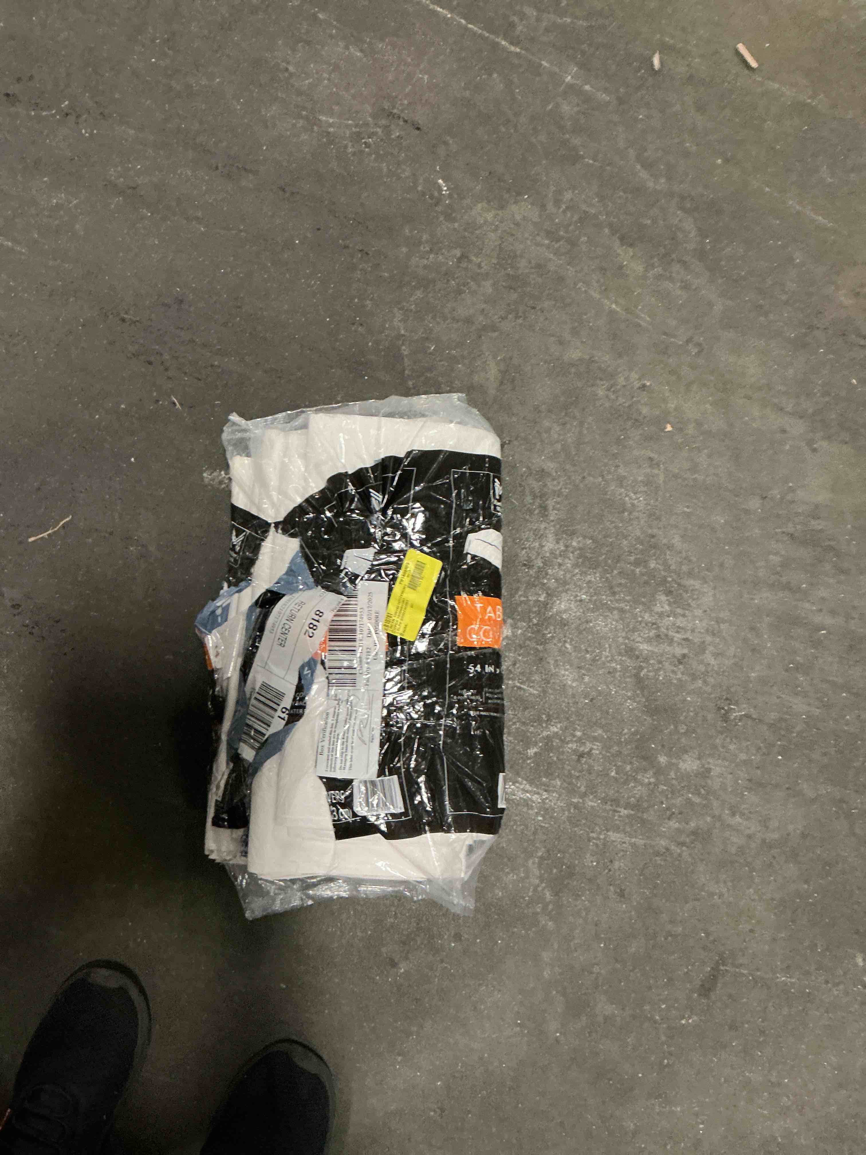 https://s3.amazonaws.com/lotting-images-prod/bidfta/TEA3248432_1755862392136.jpeg
