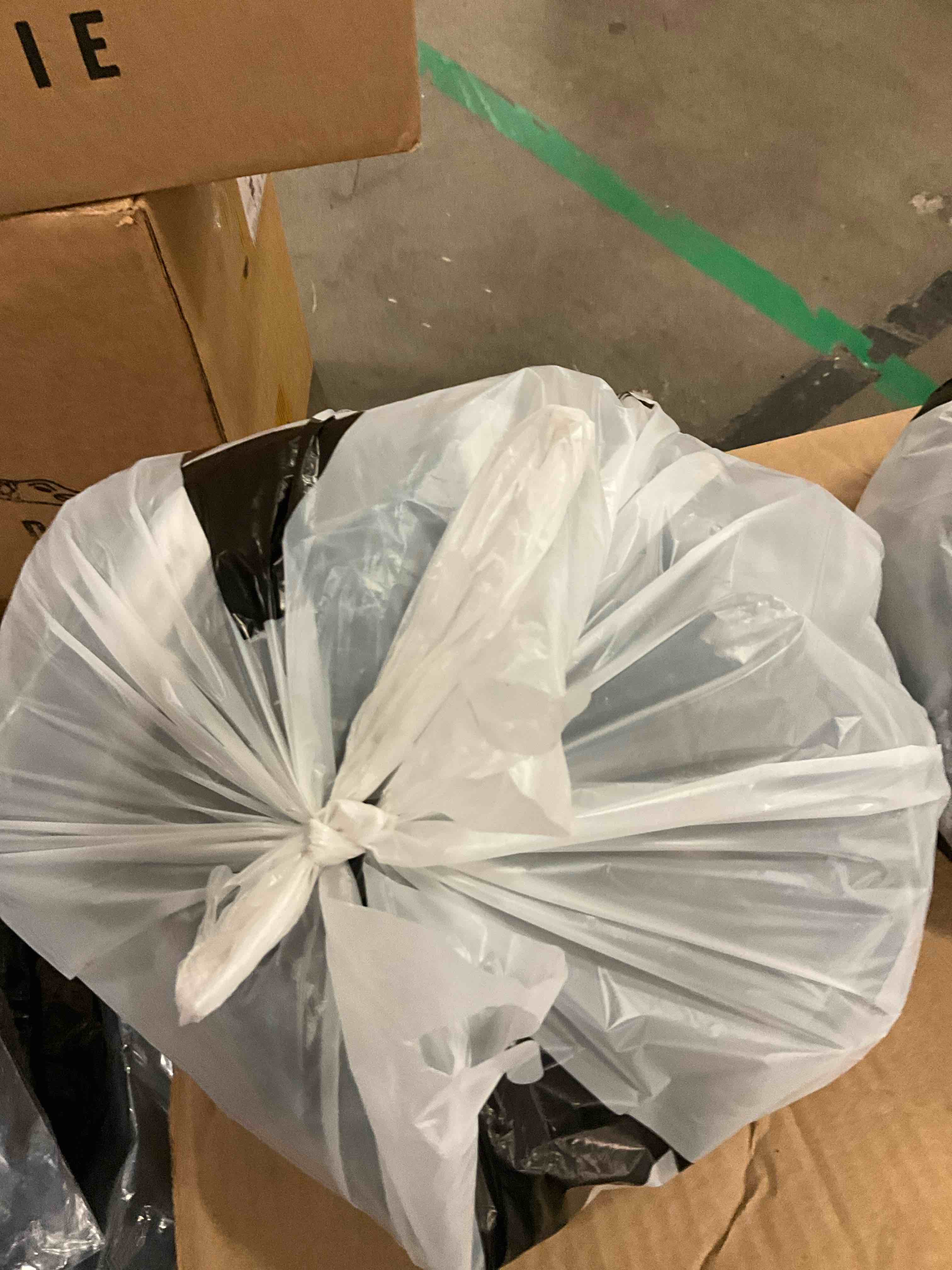 https://s3.amazonaws.com/lotting-images-prod/bidfta/TEA3271246_1754081480660.jpeg