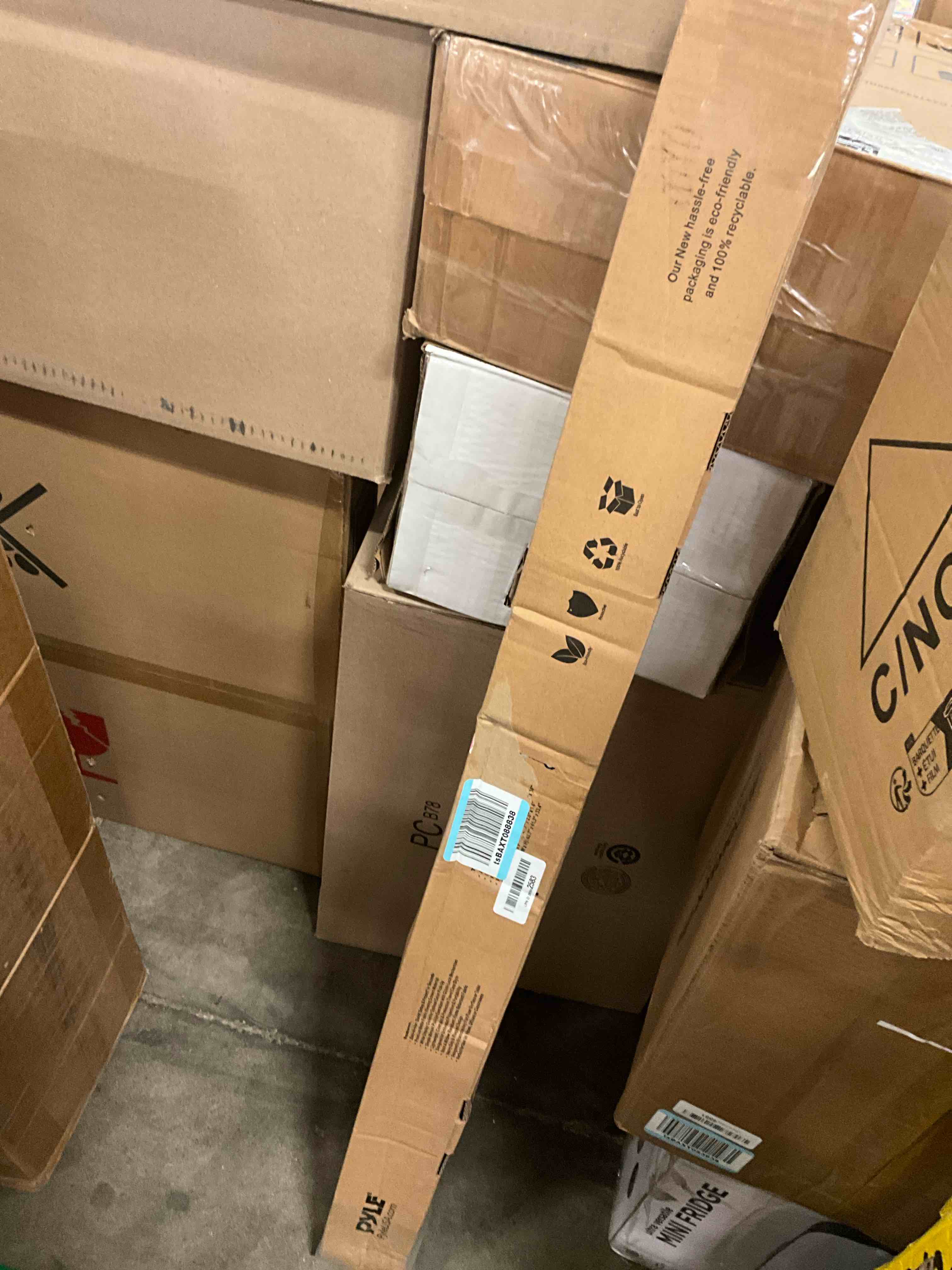 https://s3.amazonaws.com/lotting-images-prod/bidfta/TEA3271904_1755614683941.jpeg