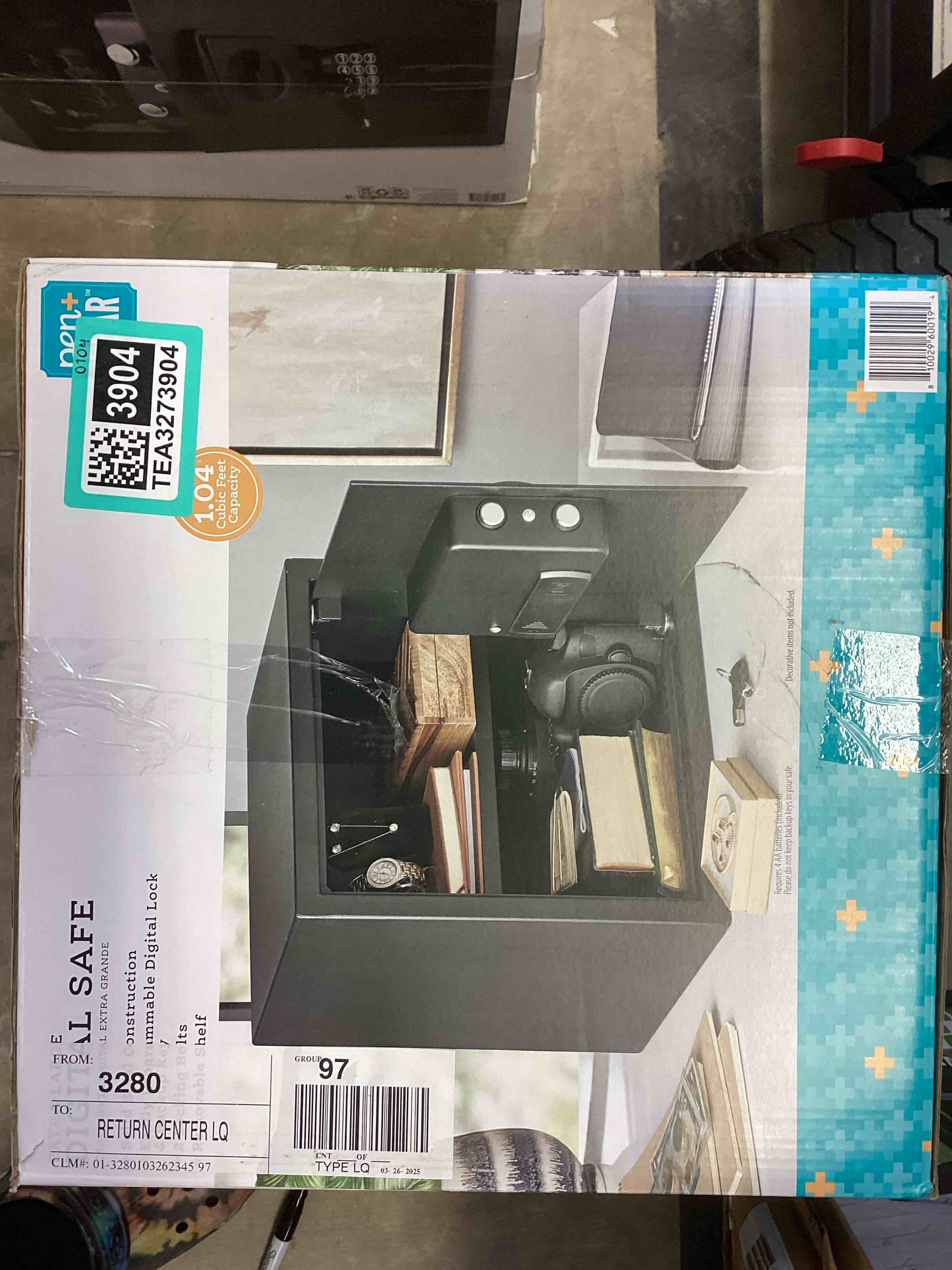 https://s3.amazonaws.com/lotting-images-prod/bidfta/TEA3273904_1760709233729.jpeg