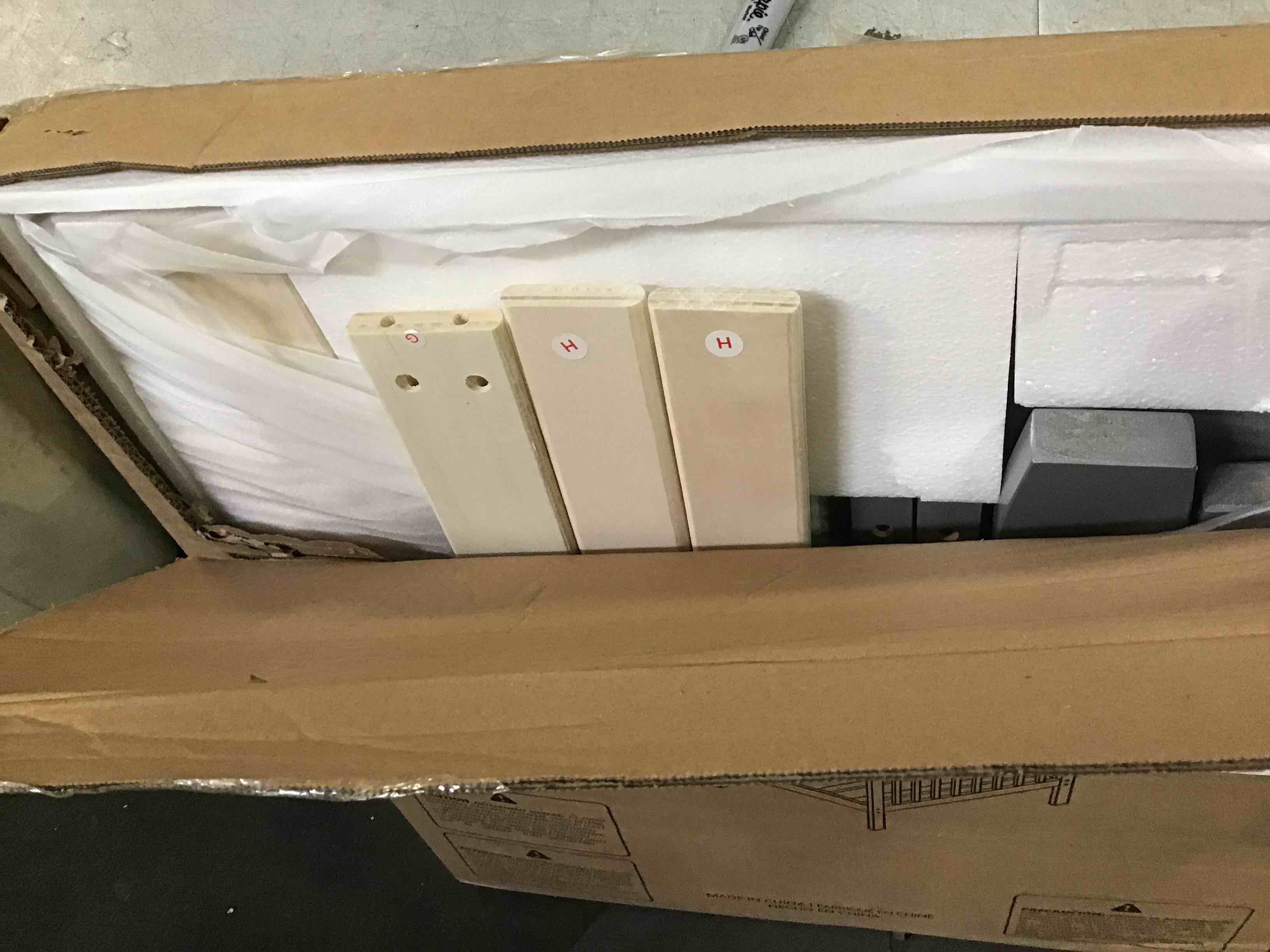 https://s3.amazonaws.com/lotting-images-prod/bidfta/TEA3328629_1746560409201.jpeg