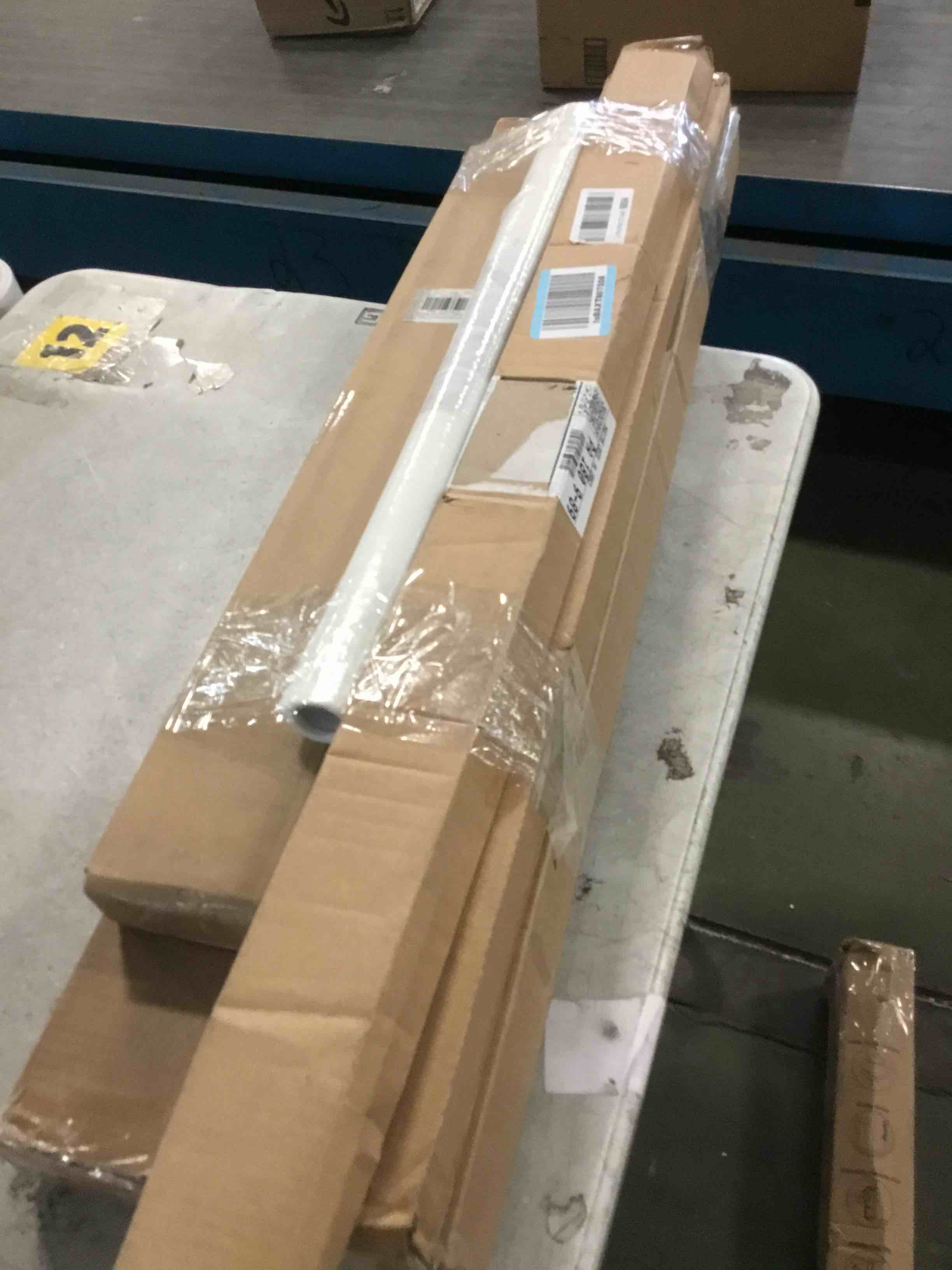 https://s3.amazonaws.com/lotting-images-prod/bidfta/TEA3329354_1746816674785.jpeg